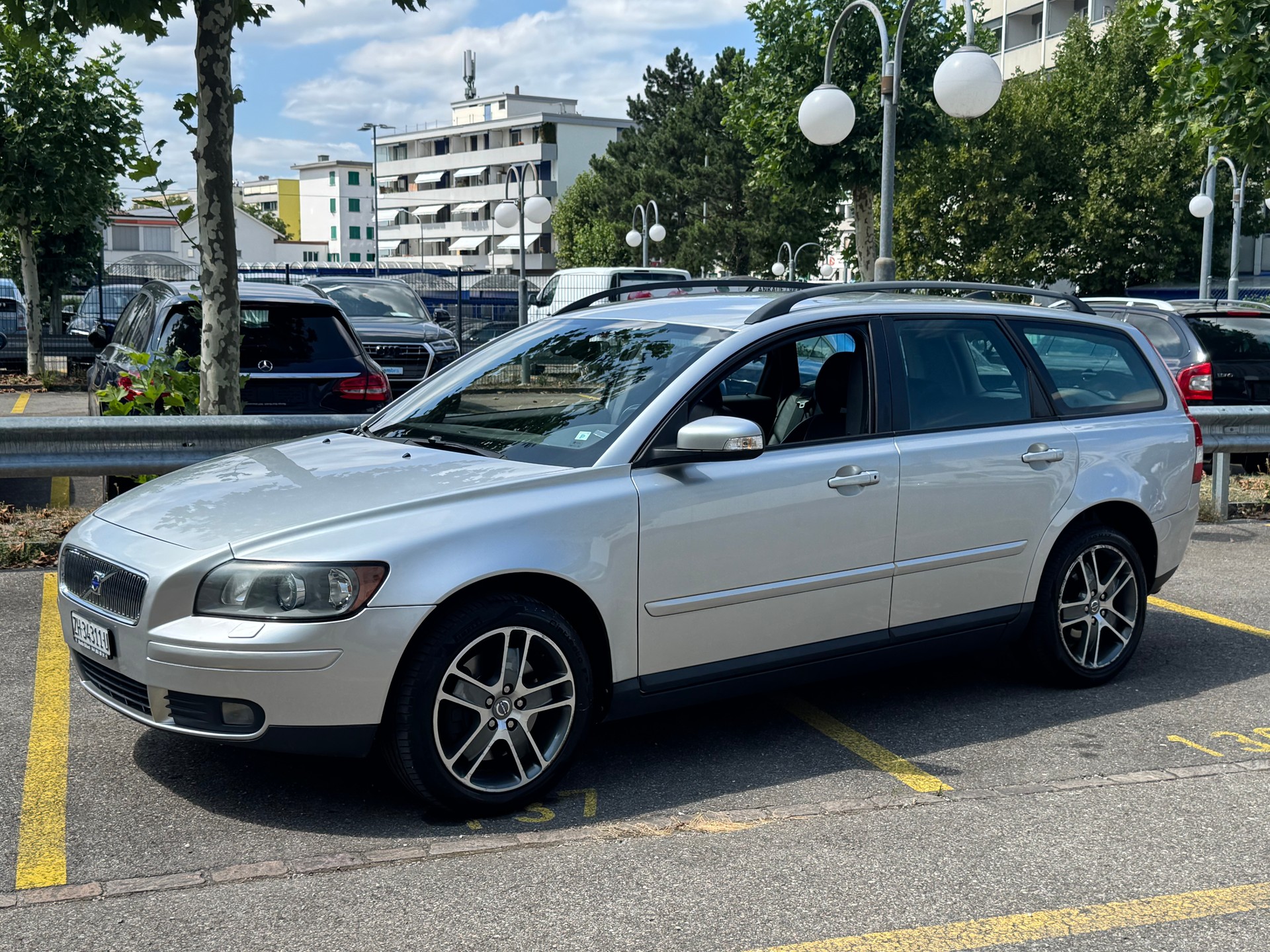 VOLVO V50 T5 AWD Summum-image-0