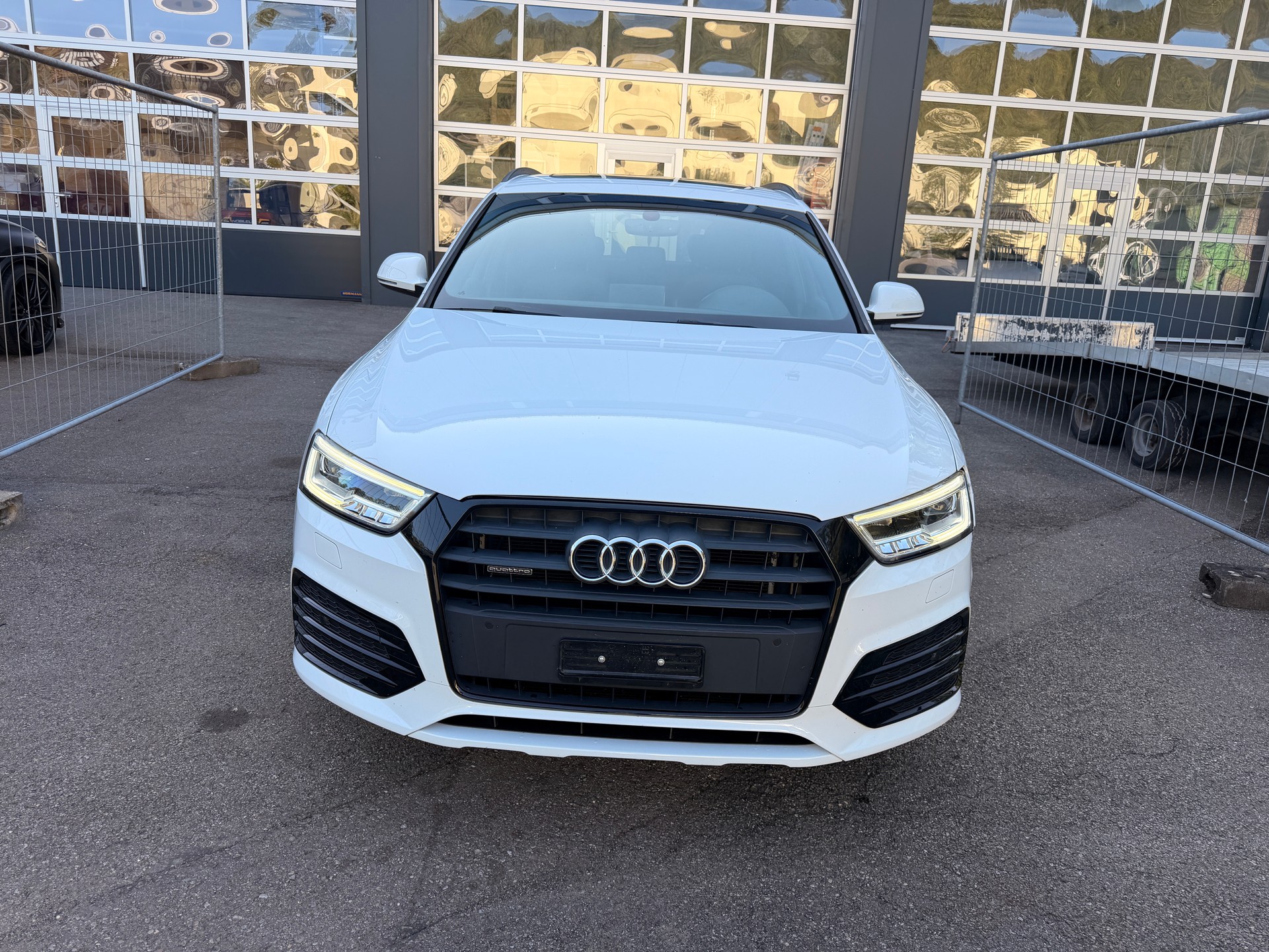 AUDI Q3 2.0 TDI sport quattro S-tronic S-LINE-image-0