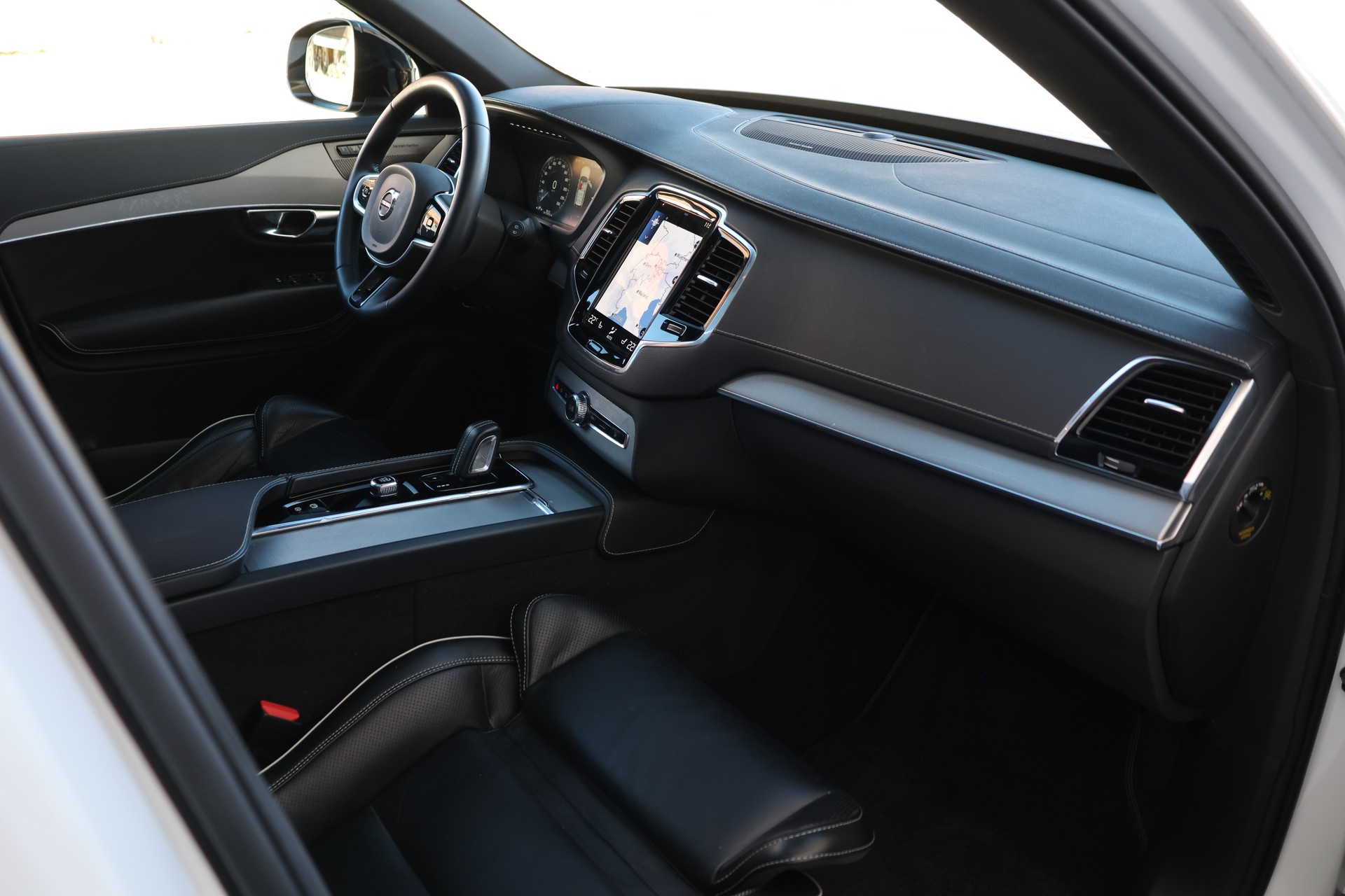 VOLVO XC90 T8 eAWD R-Design Geartronic (CH) 7 Plätzer-image-15