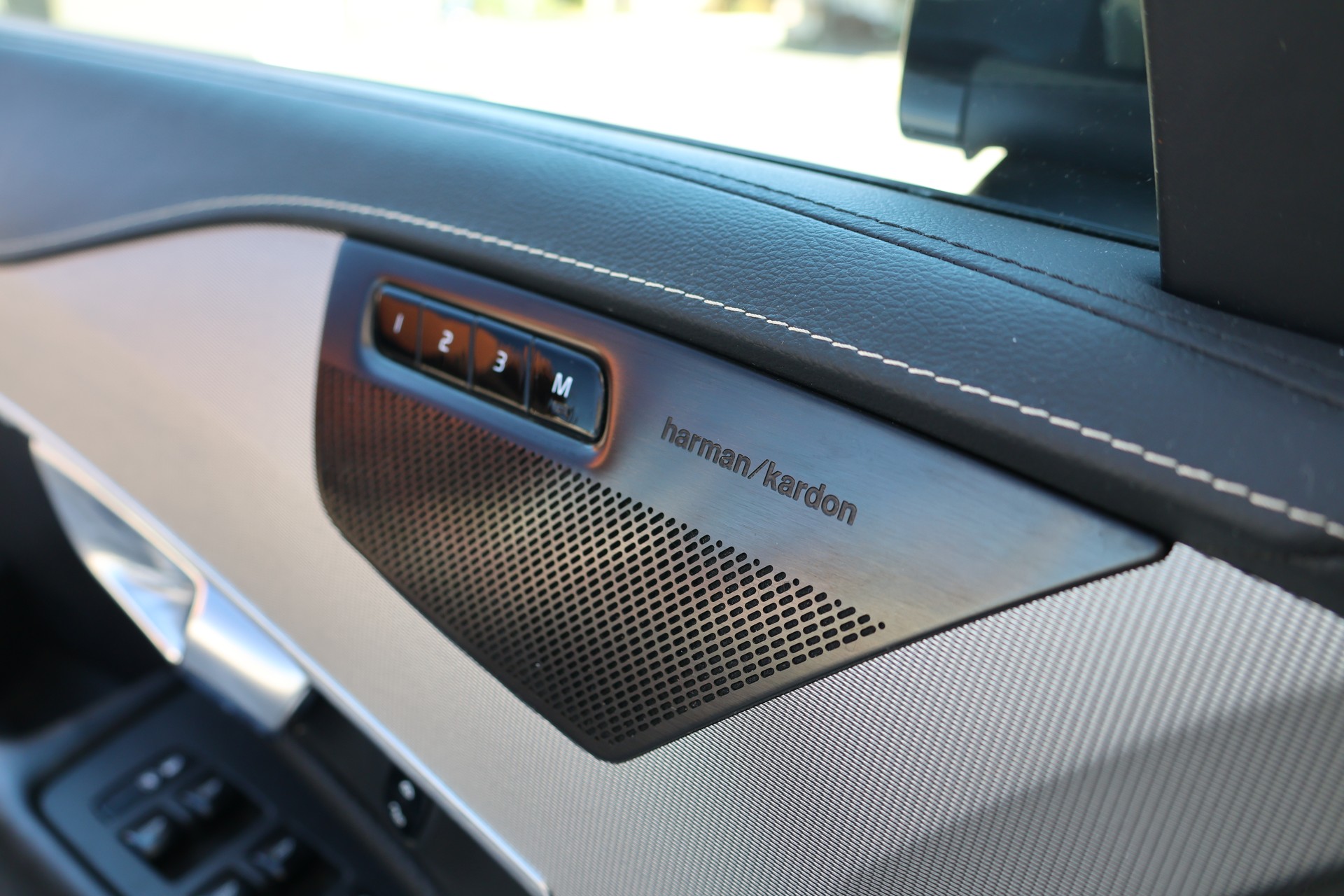 VOLVO XC90 T8 eAWD R-Design Geartronic (CH) 7 Plätzer-image-18