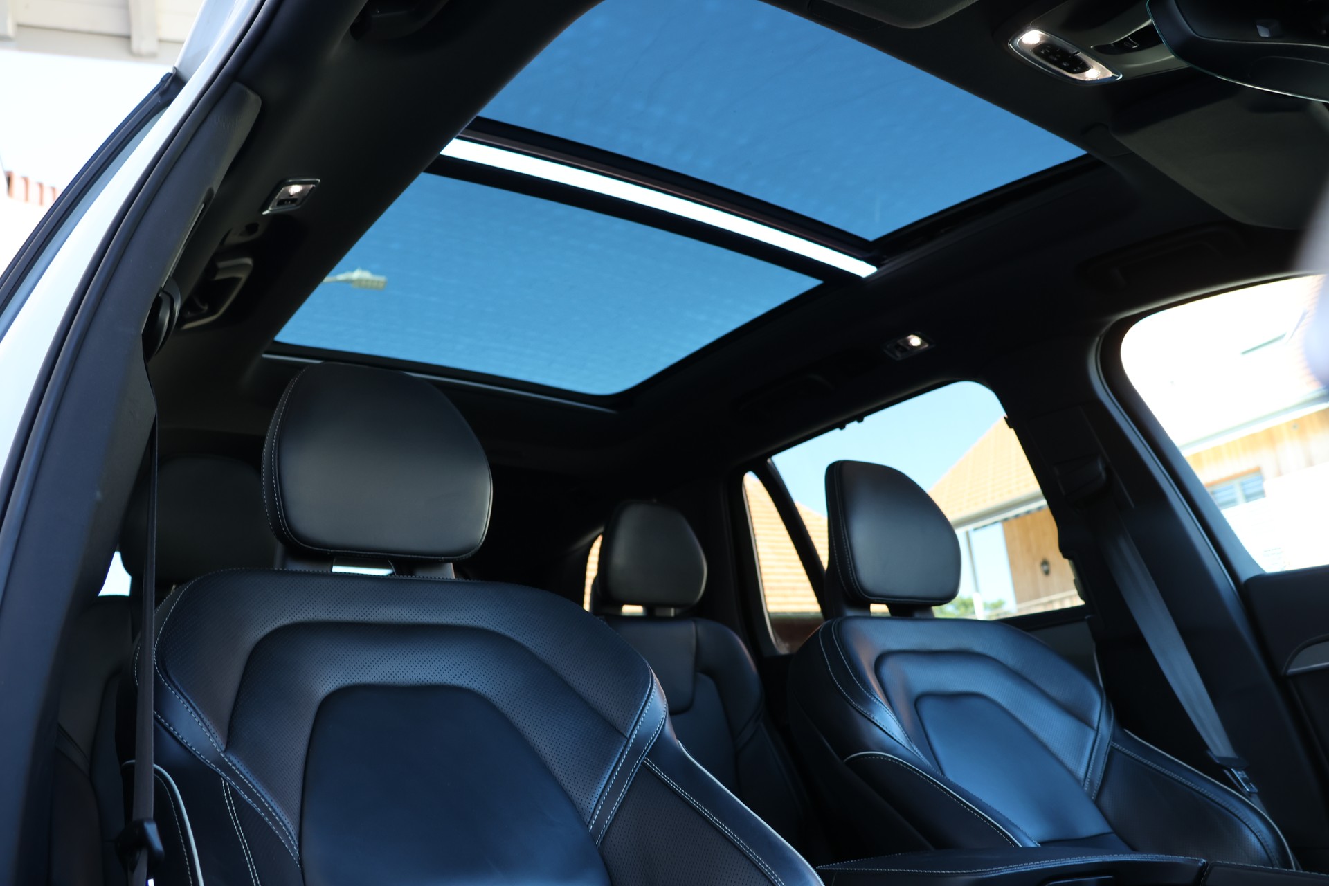 VOLVO XC90 T8 eAWD R-Design Geartronic (CH) 7 Plätzer-image-17