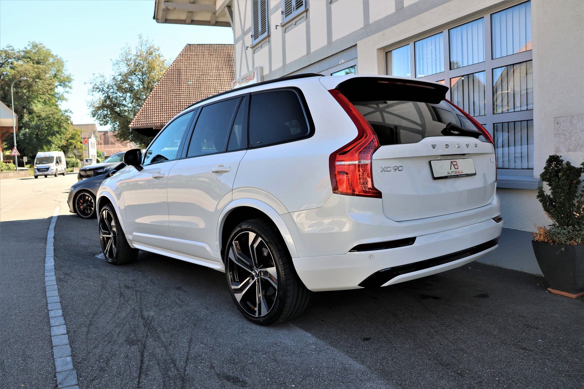 VOLVO XC90 T8 eAWD R-Design Geartronic (CH) 7 Plätzer-image-4