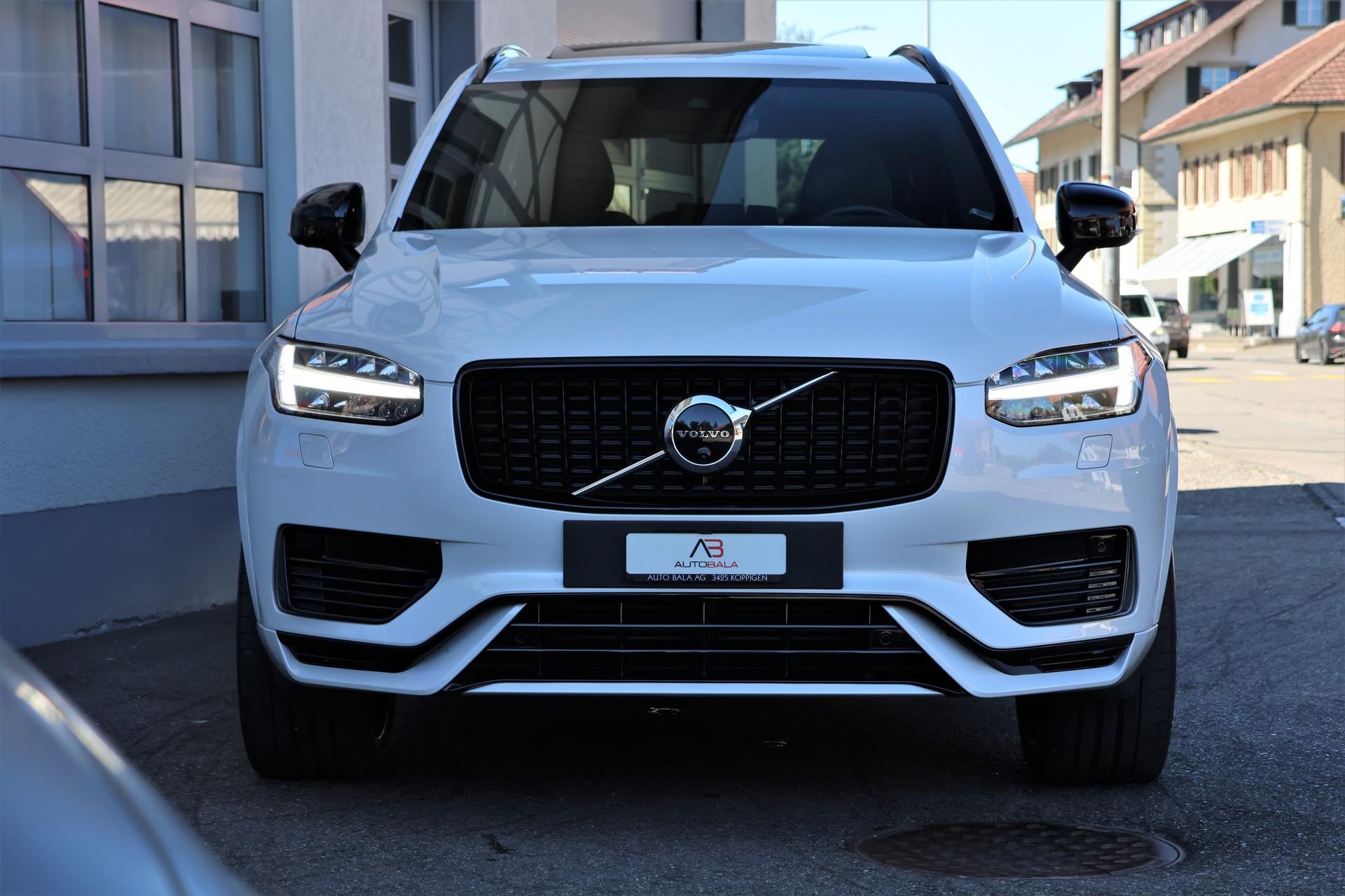 VOLVO XC90 T8 eAWD R-Design Geartronic (CH) 7 Plätzer-image-1