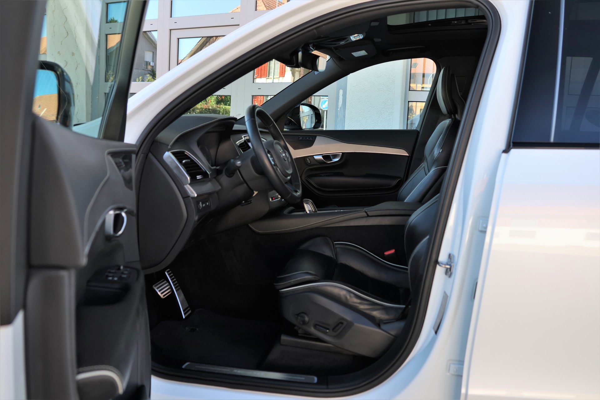 VOLVO XC90 T8 eAWD R-Design Geartronic (CH) 7 Plätzer-image-7