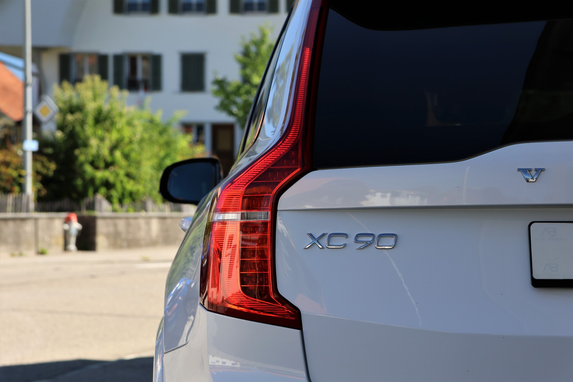 VOLVO XC90 T8 eAWD R-Design Geartronic (CH) 7 Plätzer-image-5