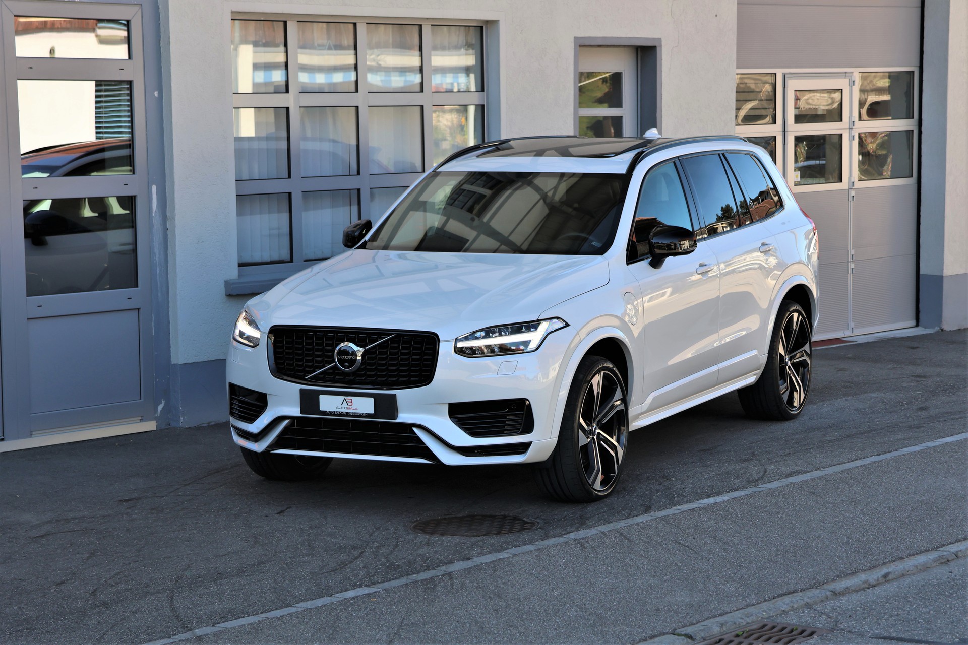 VOLVO XC90 T8 eAWD R-Design Geartronic (CH) 7 Plätzer-image-0