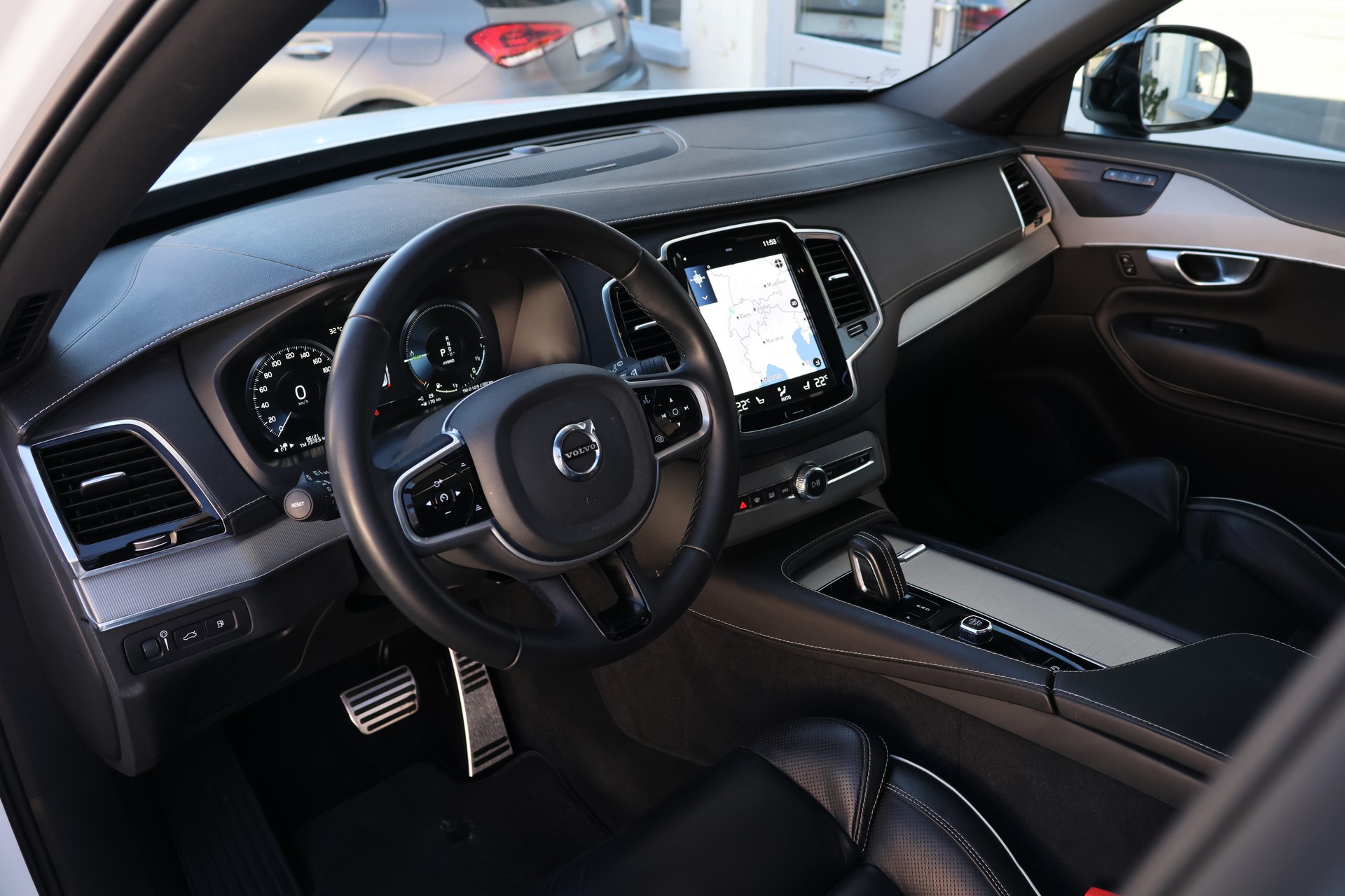 VOLVO XC90 T8 eAWD R-Design Geartronic (CH) 7 Plätzer-image-8