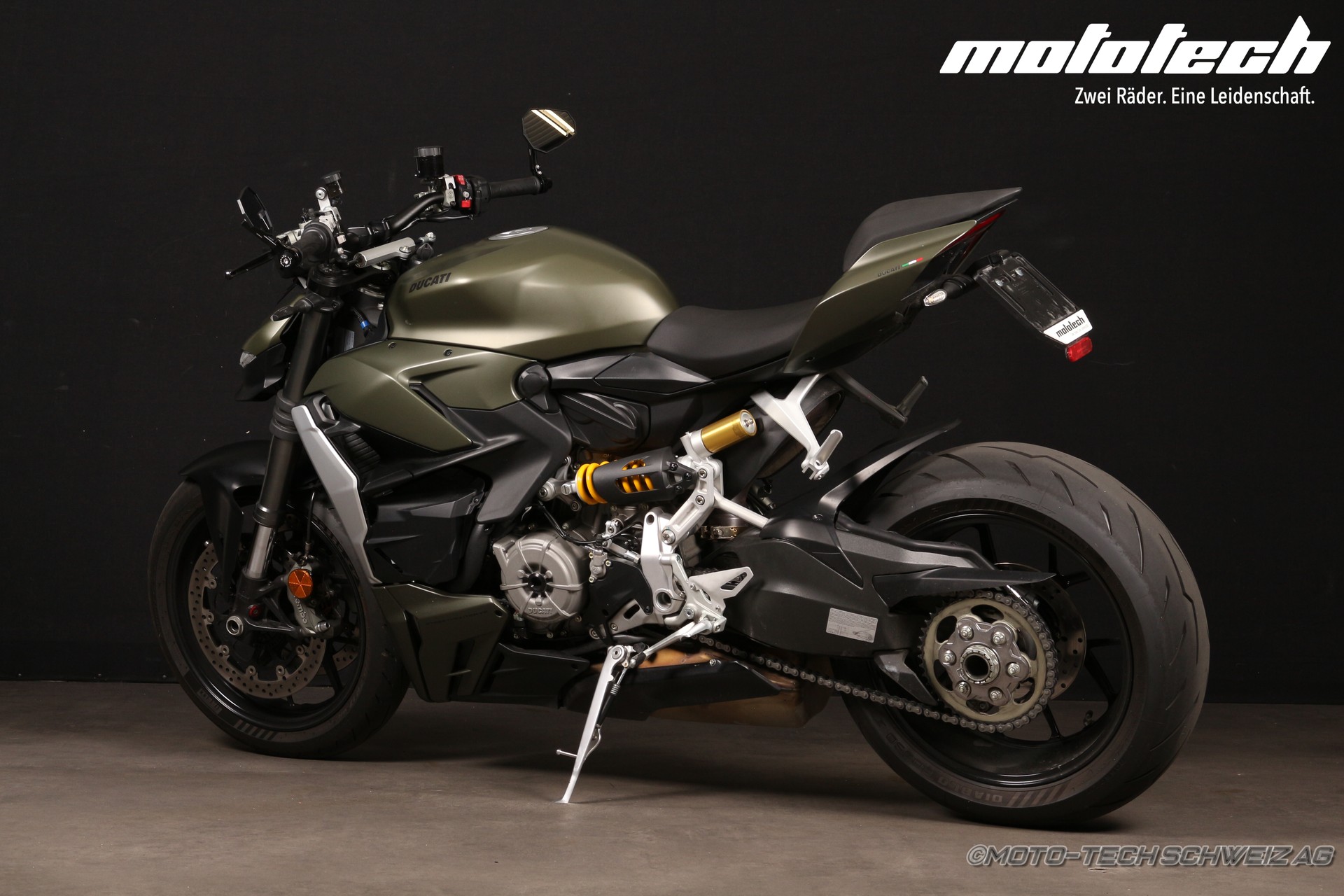DUCATI Streetfighter V2-showroom-element-3