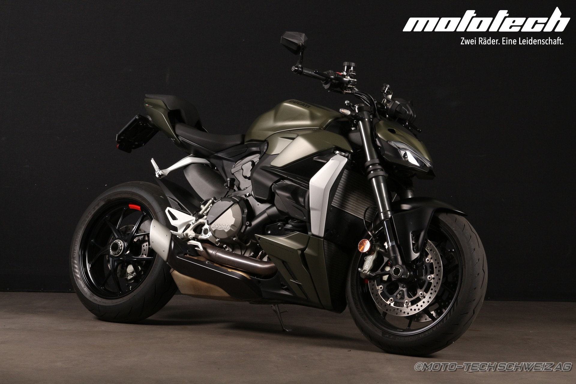 DUCATI Streetfighter V2