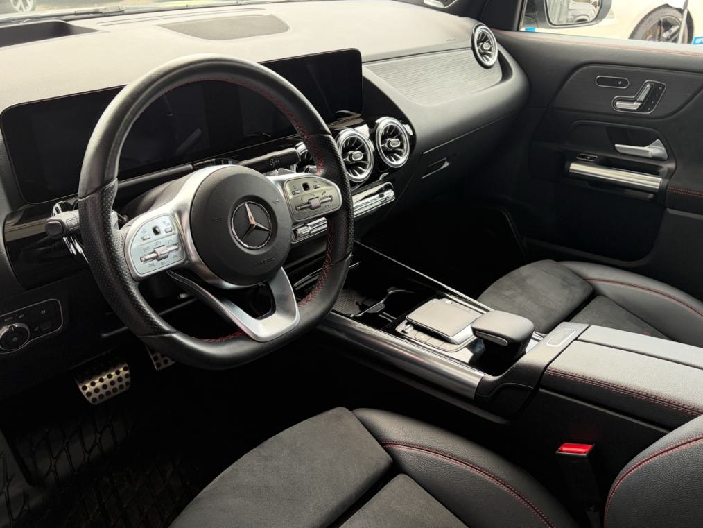 MERCEDES-BENZ GLA 250 4Matic AMG Line 8G-DCT-image-3