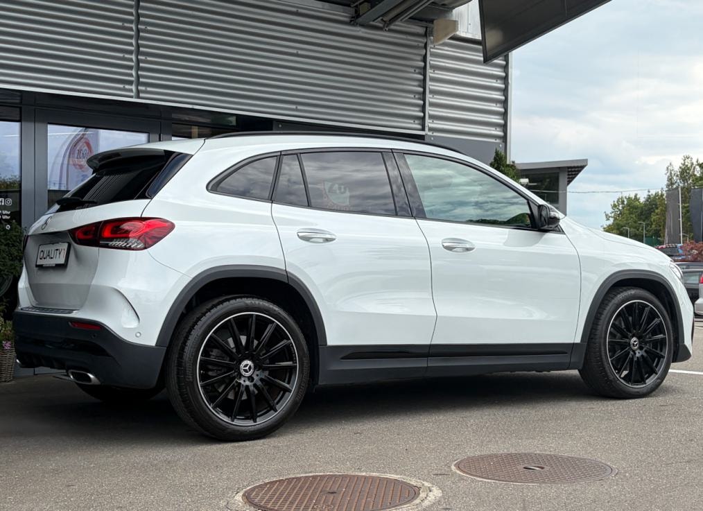 MERCEDES-BENZ GLA 250 4Matic AMG Line 8G-DCT-image-2
