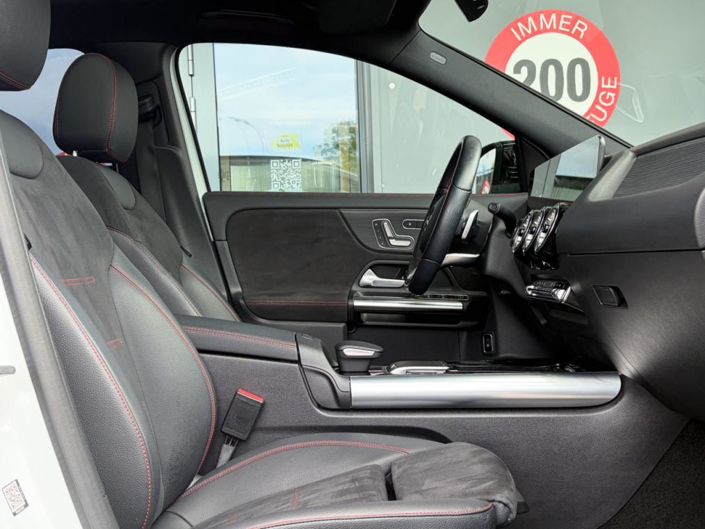 MERCEDES-BENZ GLA 250 4Matic AMG Line 8G-DCT-image-10
