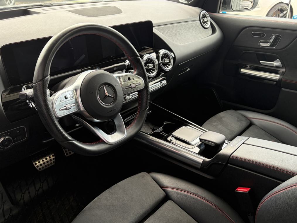 MERCEDES-BENZ GLA 250 4Matic AMG Line 8G-DCT-image-3