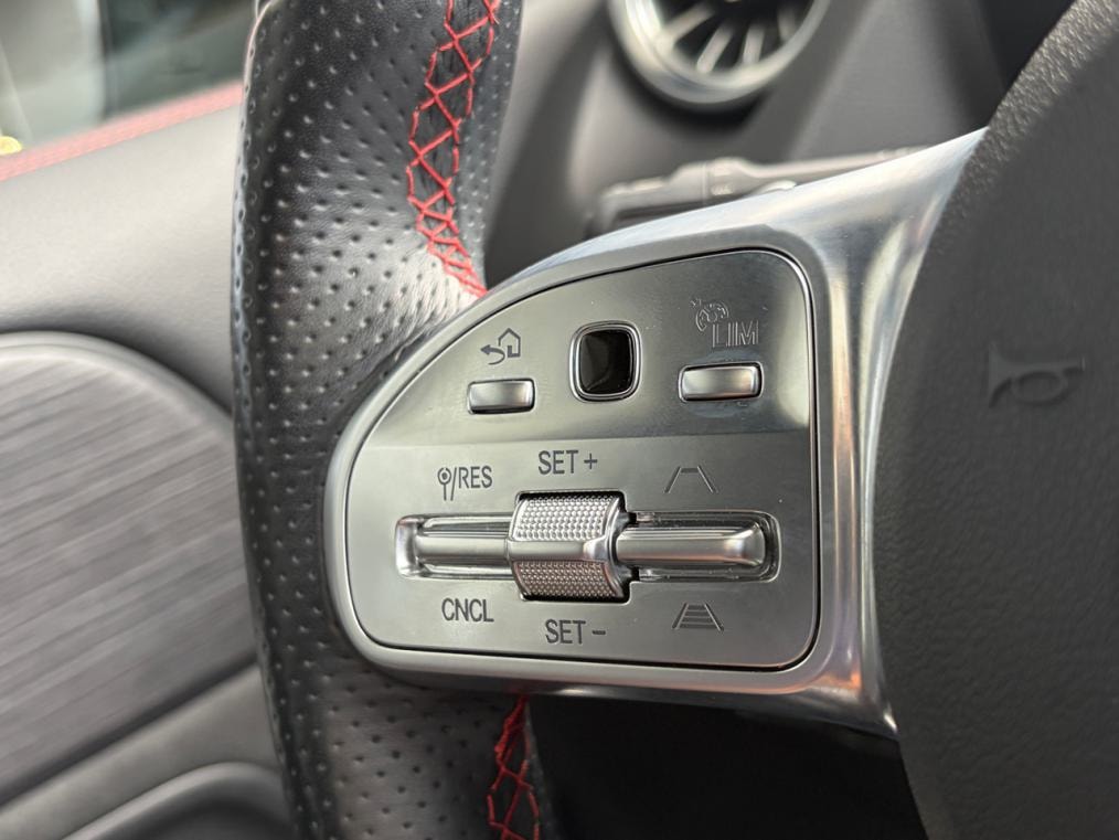 MERCEDES-BENZ GLA 250 4Matic AMG Line 8G-DCT-image-7