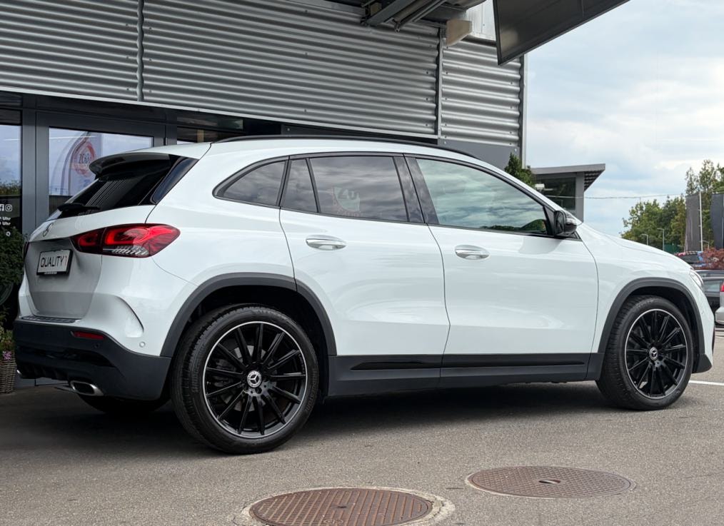 MERCEDES-BENZ GLA 250 4Matic AMG Line 8G-DCT-image-2