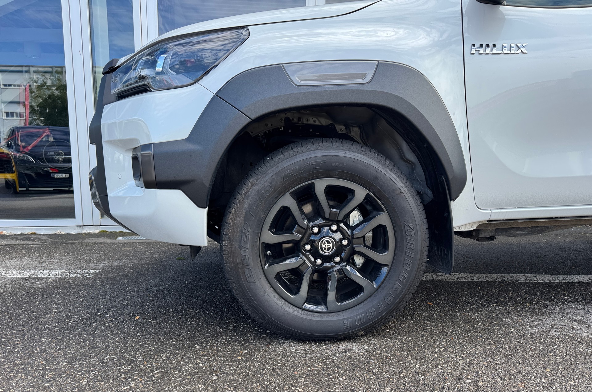 TOYOTA Hilux 2.8d Invincible Double Cab 4x4-image-3