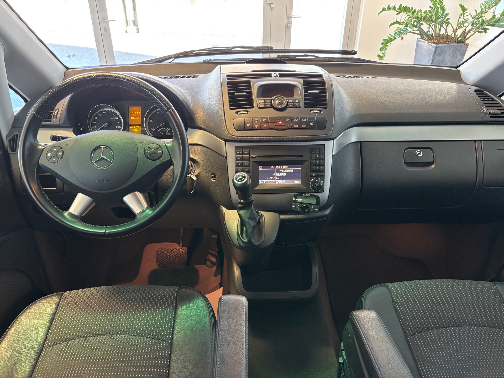 MERCEDES-BENZ Viano 2.2 CDI Blue Efficiency Trend A-image-16
