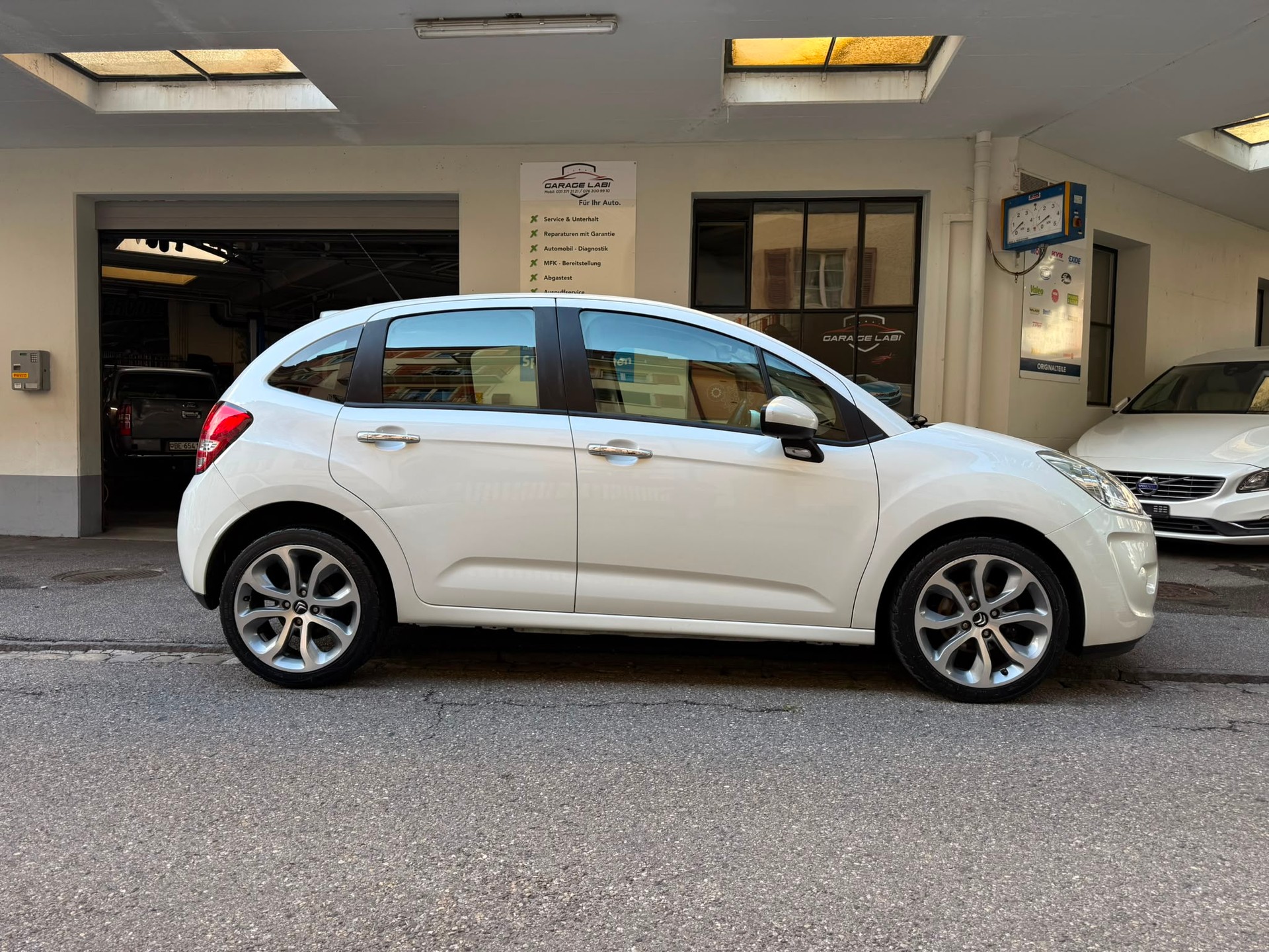 CITROEN C3 1.4i 16V Exclusive EGS5-image-2
