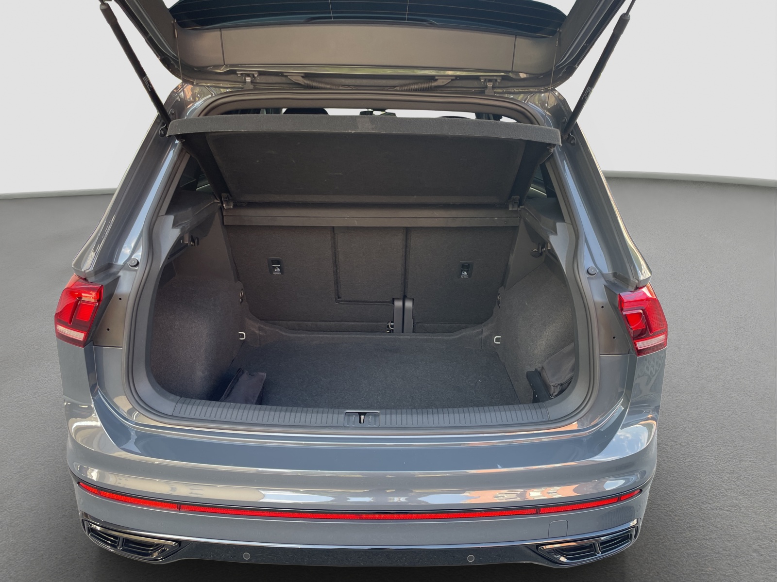 VW Tiguan 2.0TSI R-Line 4Motion DSG-image-9