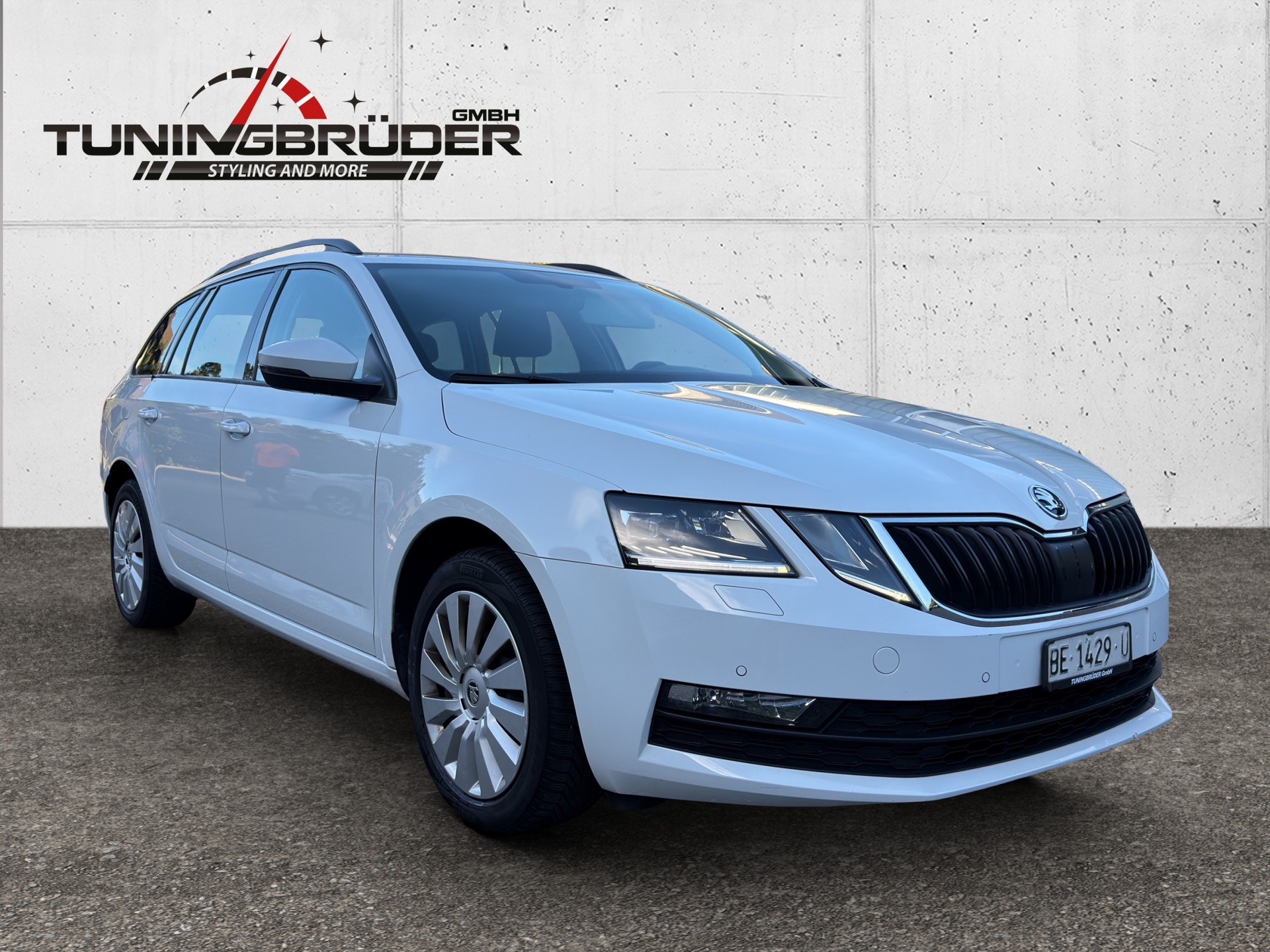 SKODA Octavia Combi 2.0 TDI Ambition 4x4 DSG-image-0