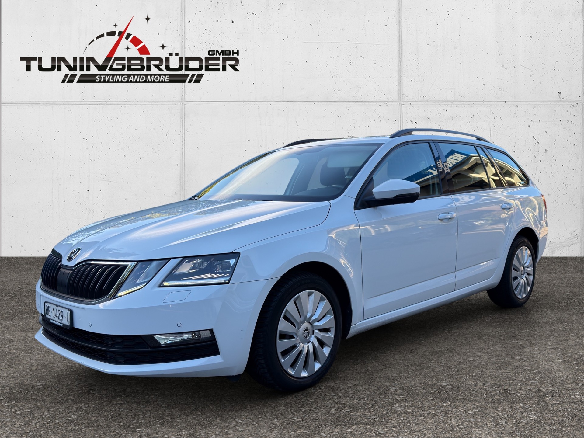 SKODA Octavia Combi 2.0 TDI Ambition 4x4 DSG-image-1