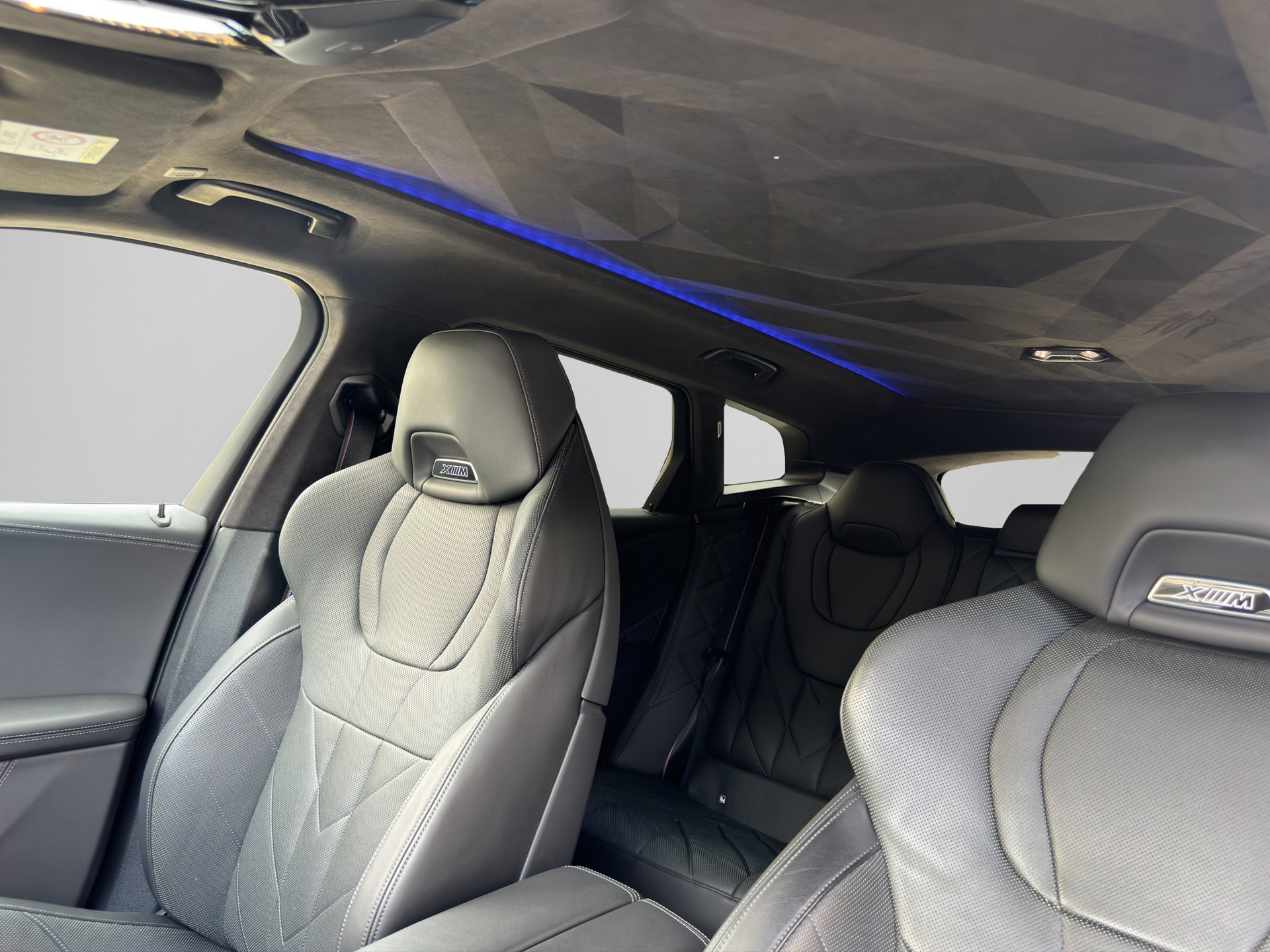 BMW XM 50e Plug-in Hybrid-image-12