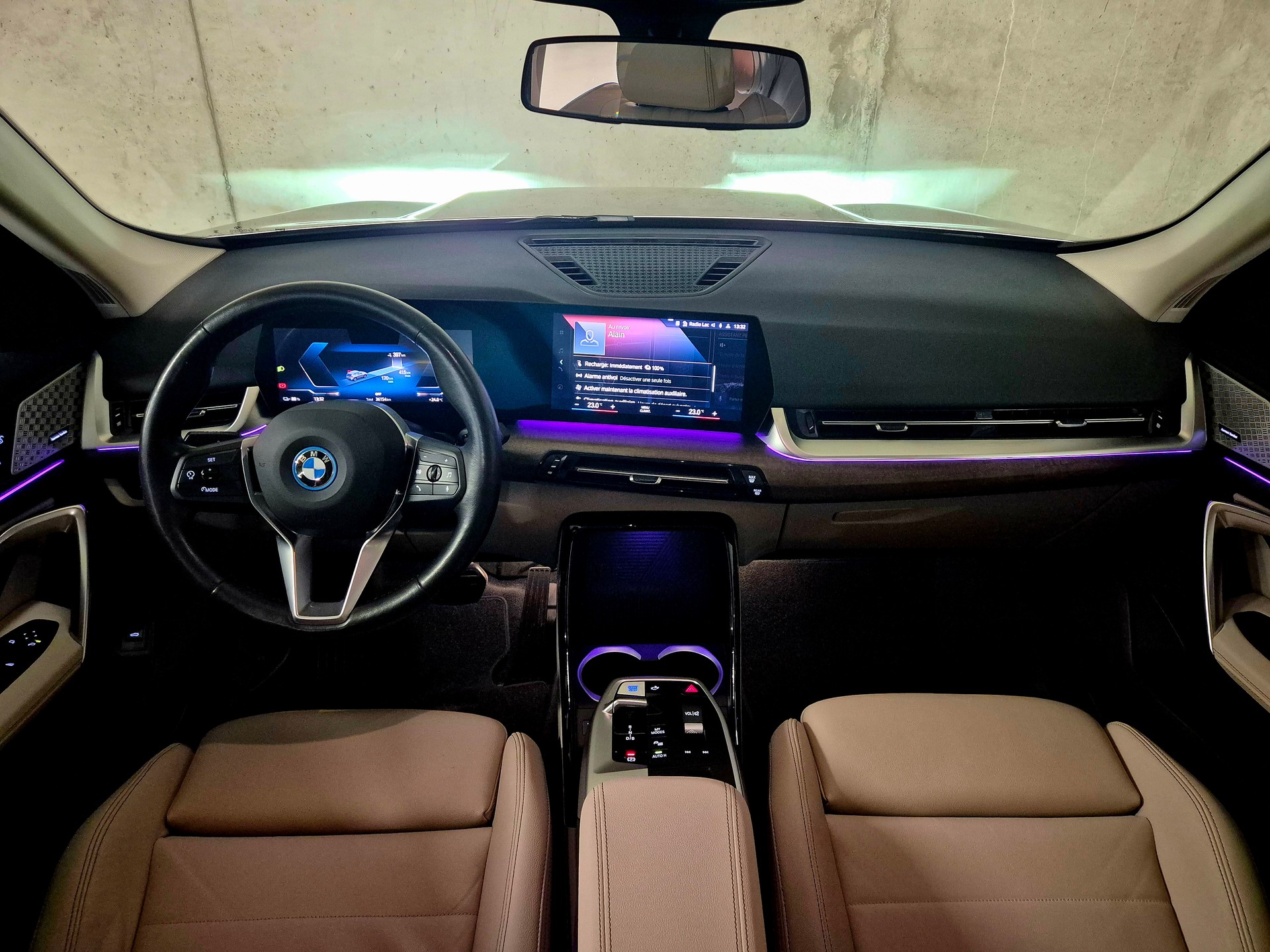 BMW iX1 xDrive 30-image-10