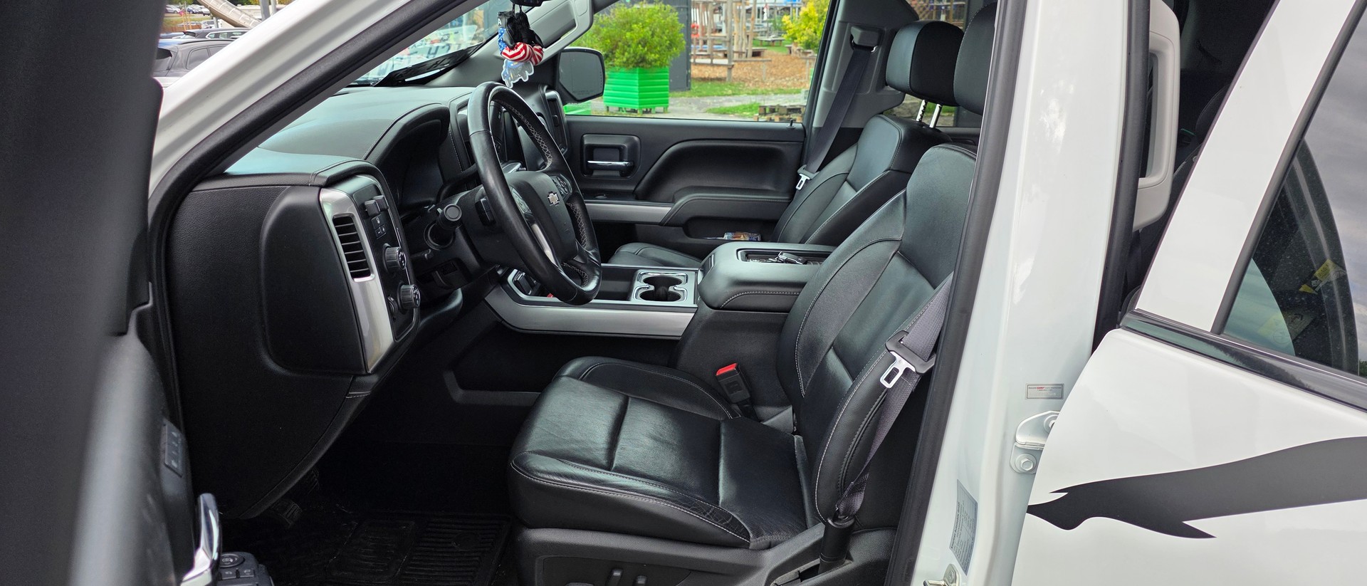 CHEVROLET Silverado-image-5