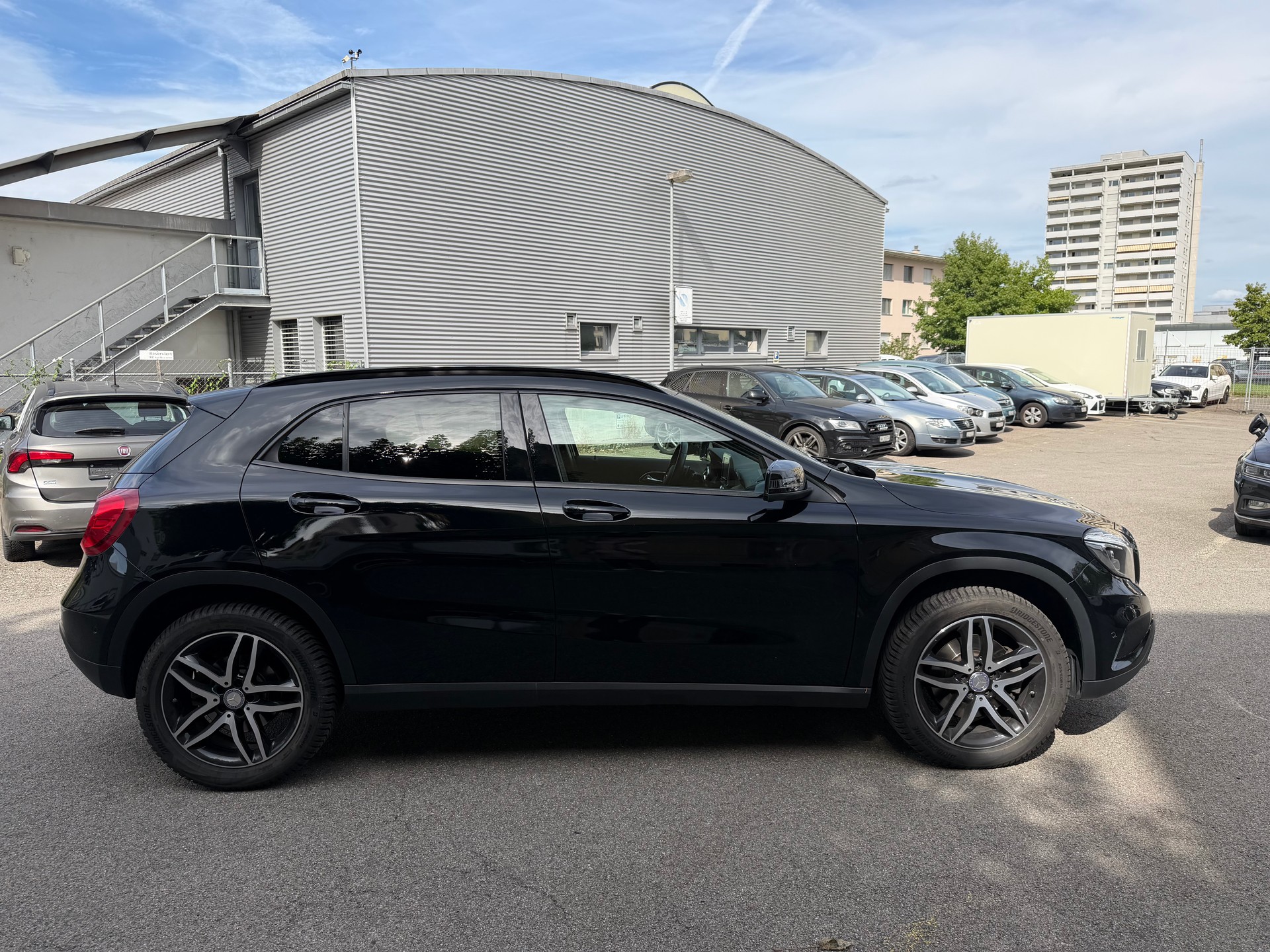 MERCEDES-BENZ GLA 250 Style 4Matic 7G-DCT-image-4