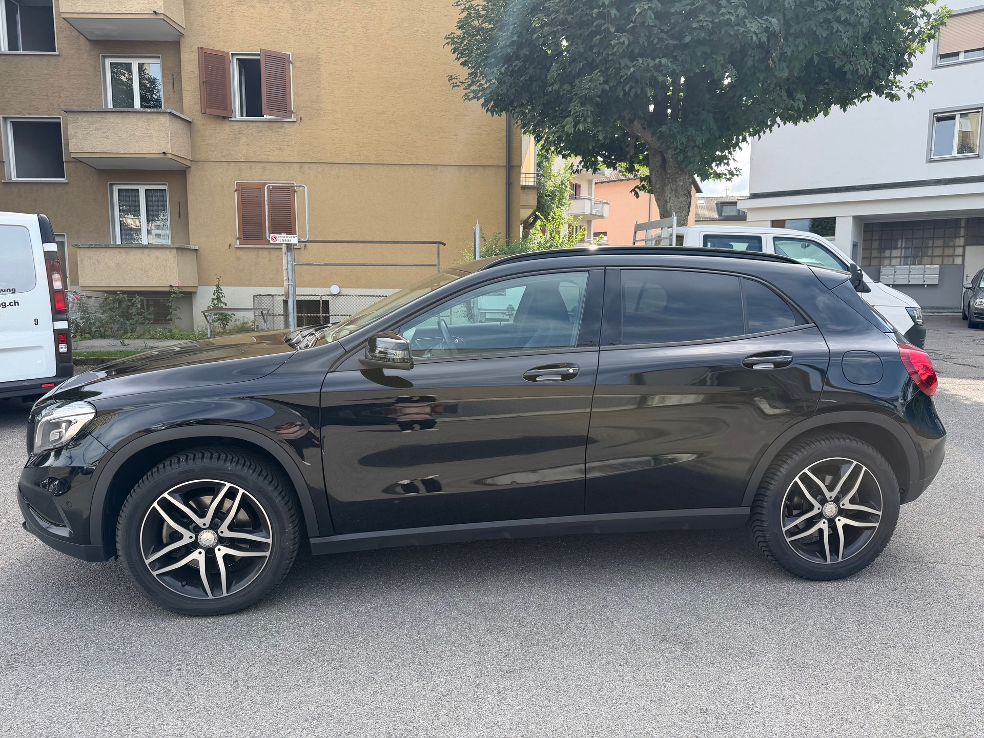 MERCEDES-BENZ GLA 250 Style 4Matic 7G-DCT-image-1