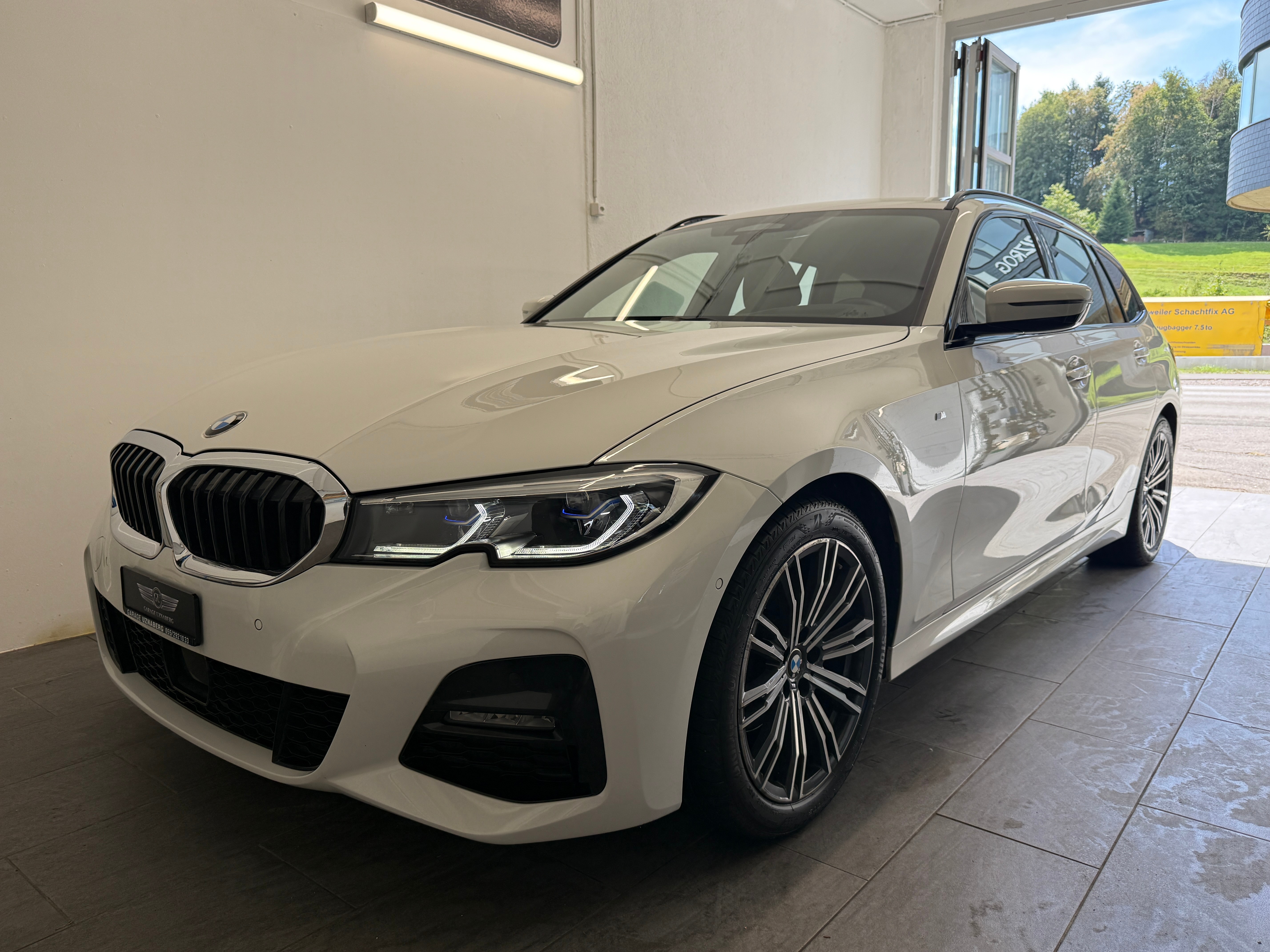 Car photo