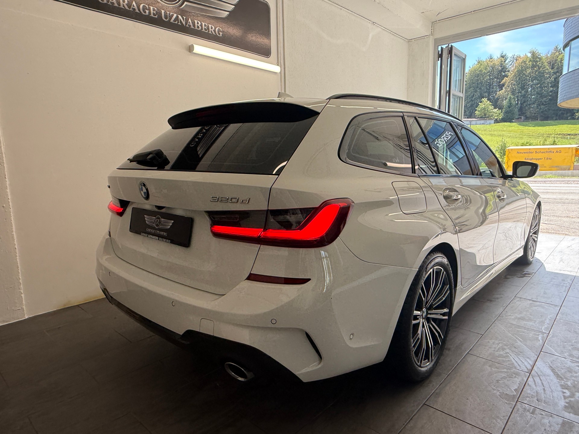 BMW 320d xDrive Touring M Sport Steptronic Ab 310.- pro Monat M Paket-image-4