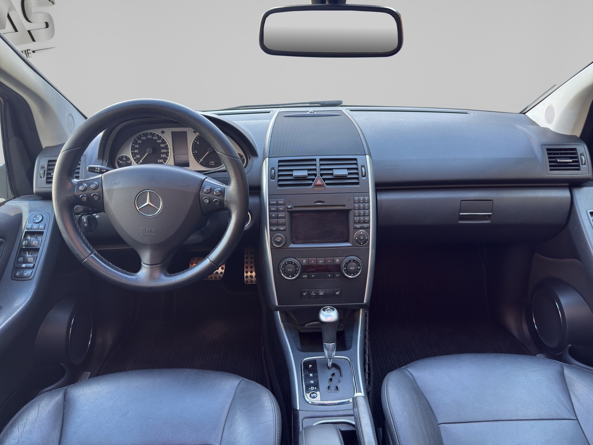 MERCEDES-BENZ A 200 Avantgarde Autotronic-image-11