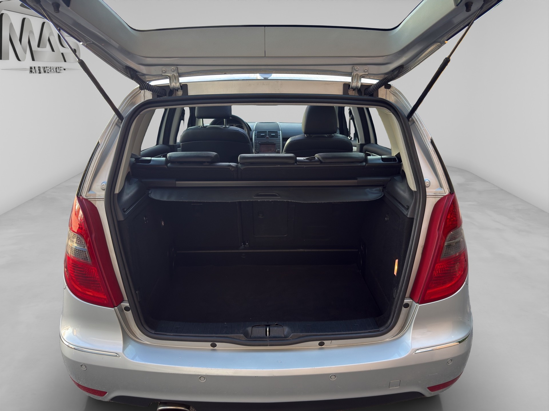 MERCEDES-BENZ A 200 Avantgarde Autotronic-image-12