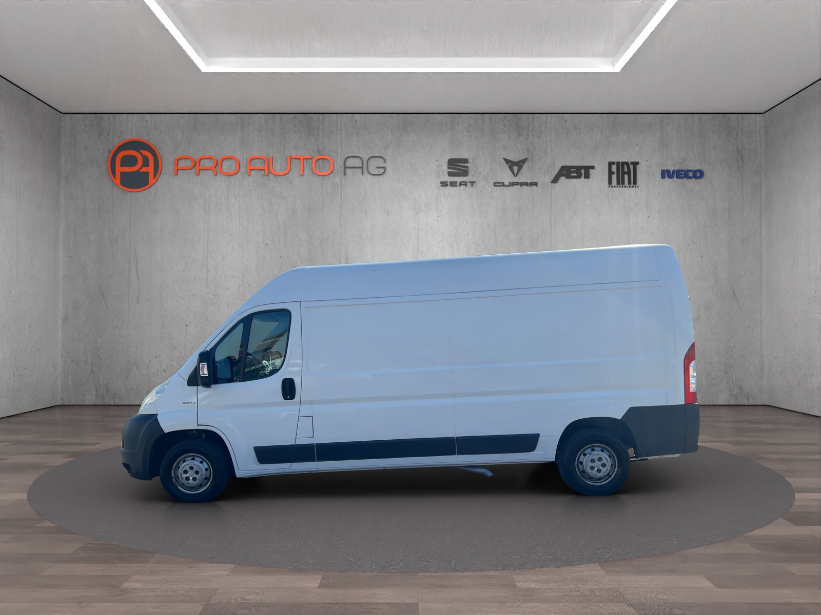 PEUGEOT Boxer 3.0 HDI 335 L3H2-image-1