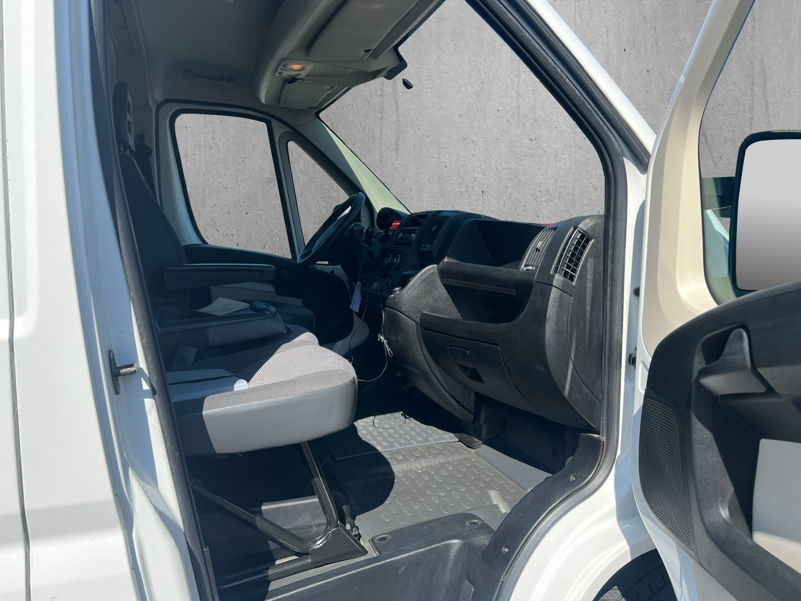 PEUGEOT Boxer 3.0 HDI 335 L3H2-image-8