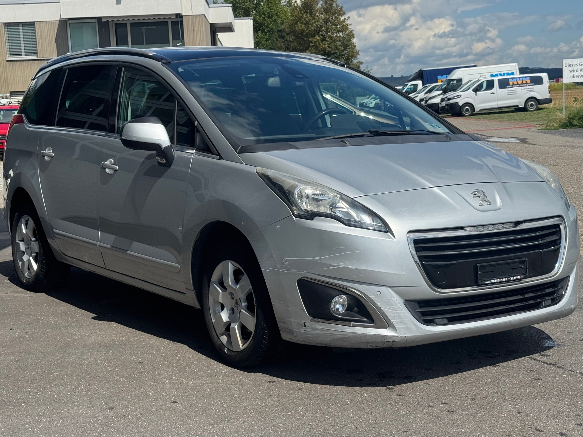 PEUGEOT 5008 1.6 THP Allure Tiptronic-image-1