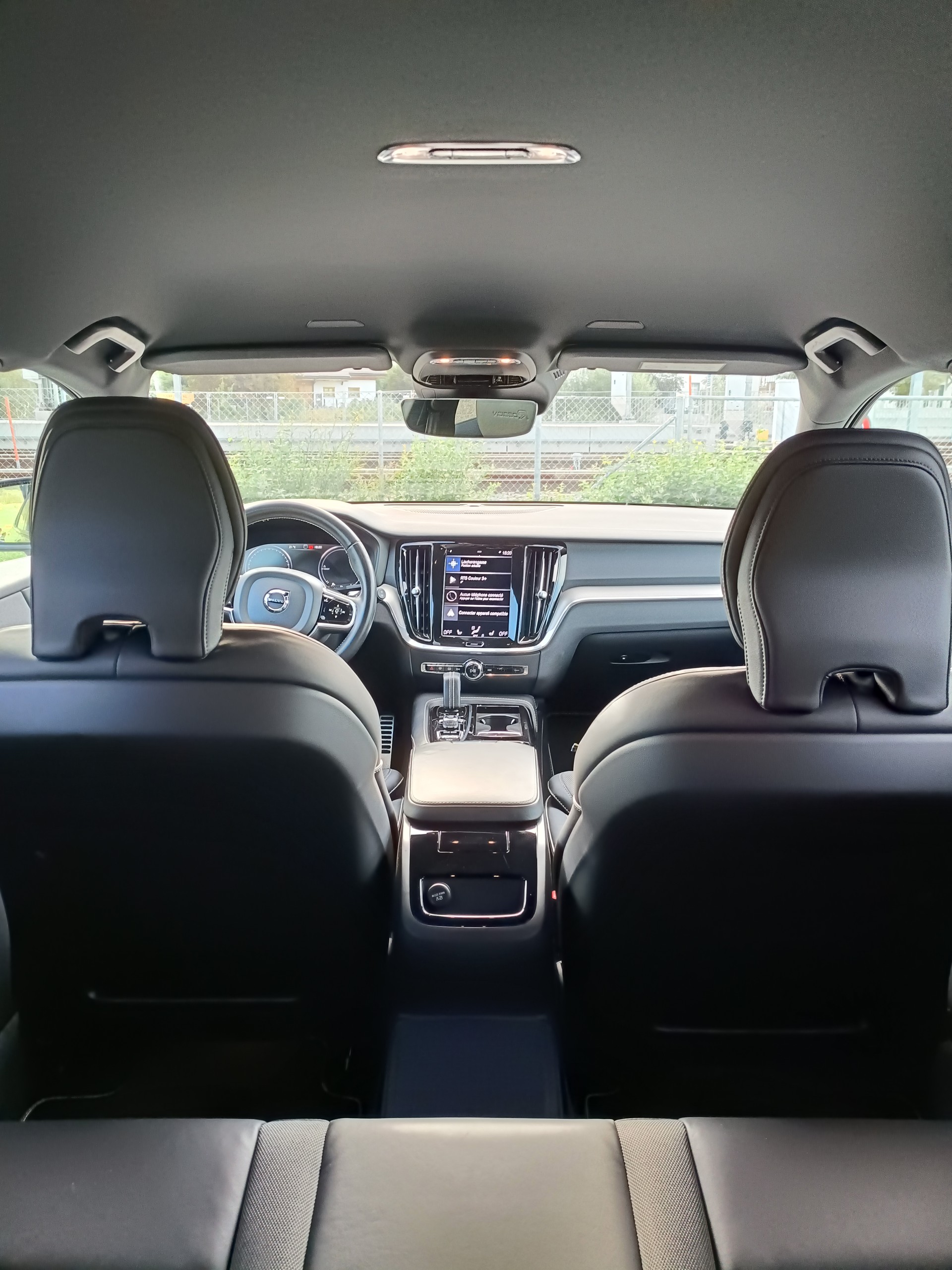 VOLVO V60 T6 eAWD Twin Engine R-Design Geartronic-image-9