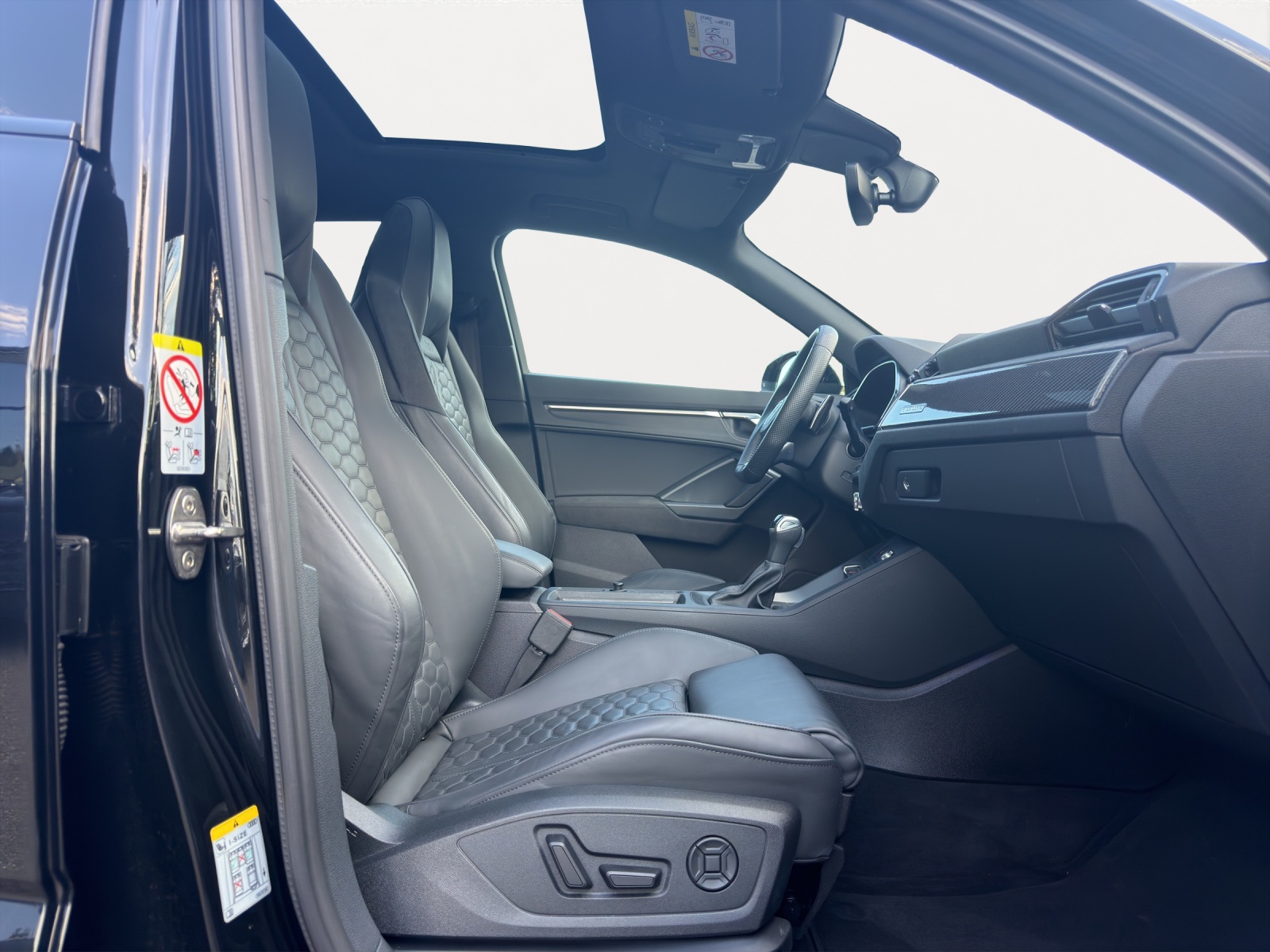 AUDI RS Q3 SB quattro S tronic 400PS-image-6