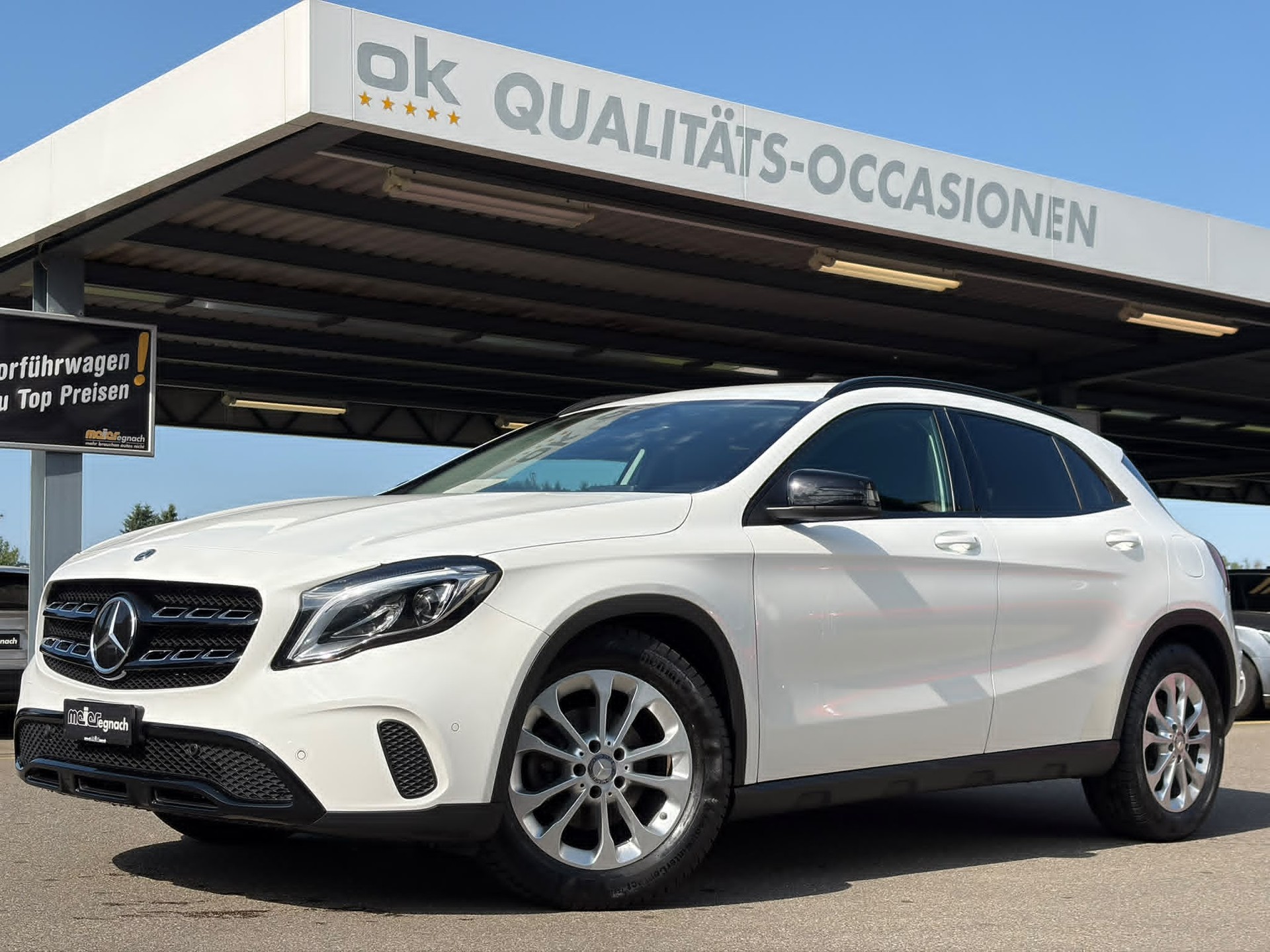 MERCEDES-BENZ GLA 200 Night Star 7G-DCT-image-0