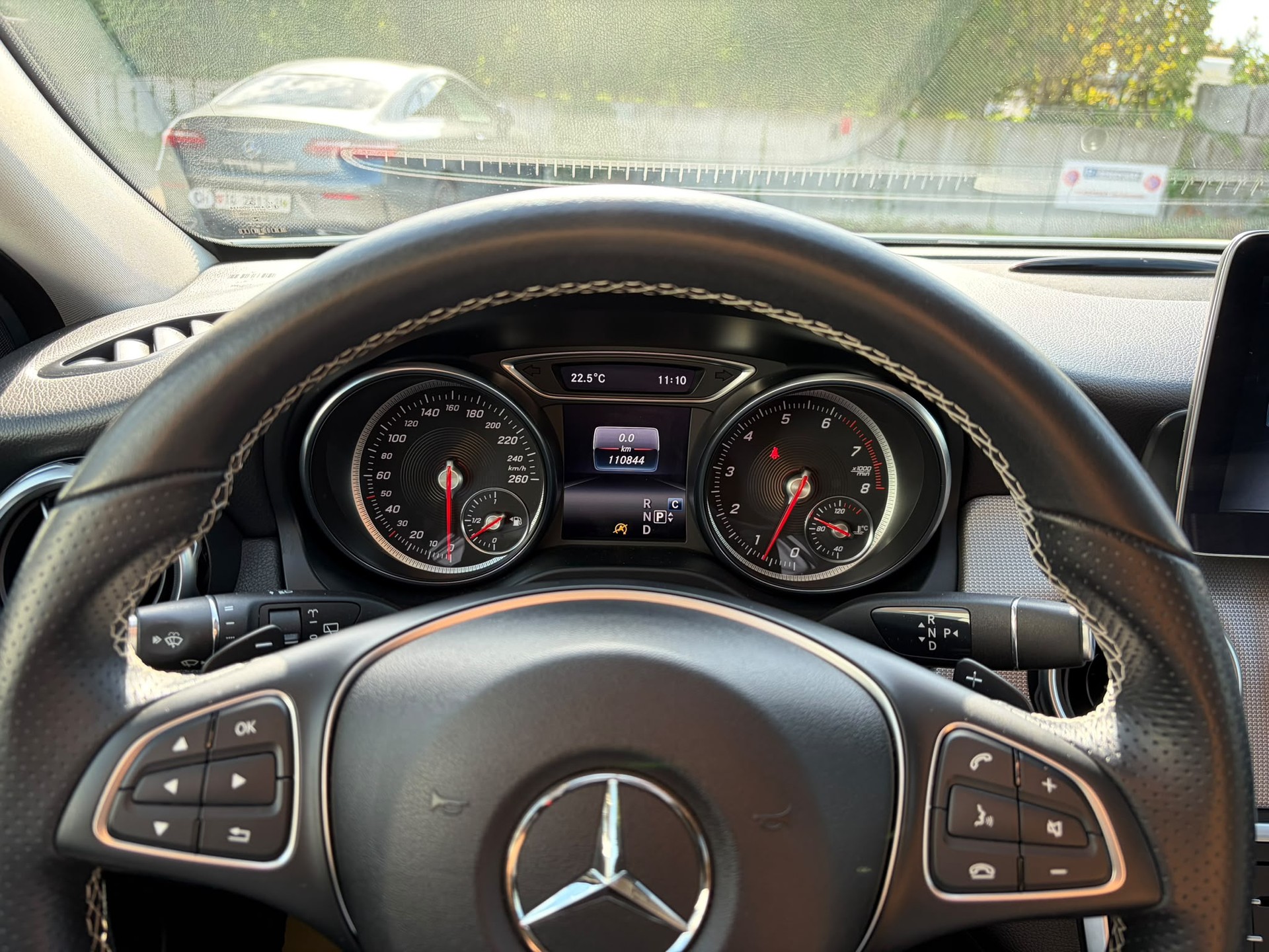 MERCEDES-BENZ GLA 200 Night Star 7G-DCT-image-10