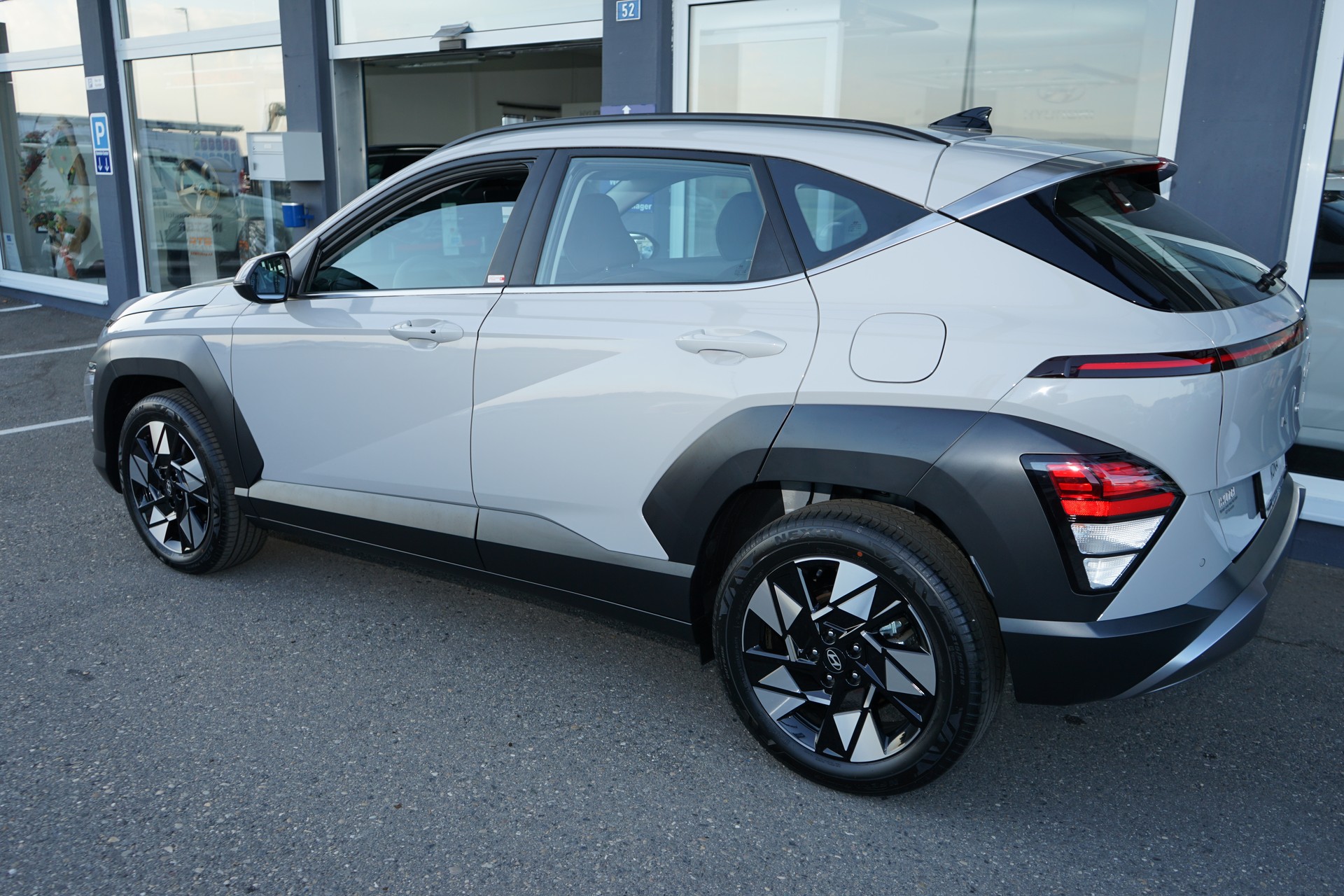 HYUNDAI-image-5