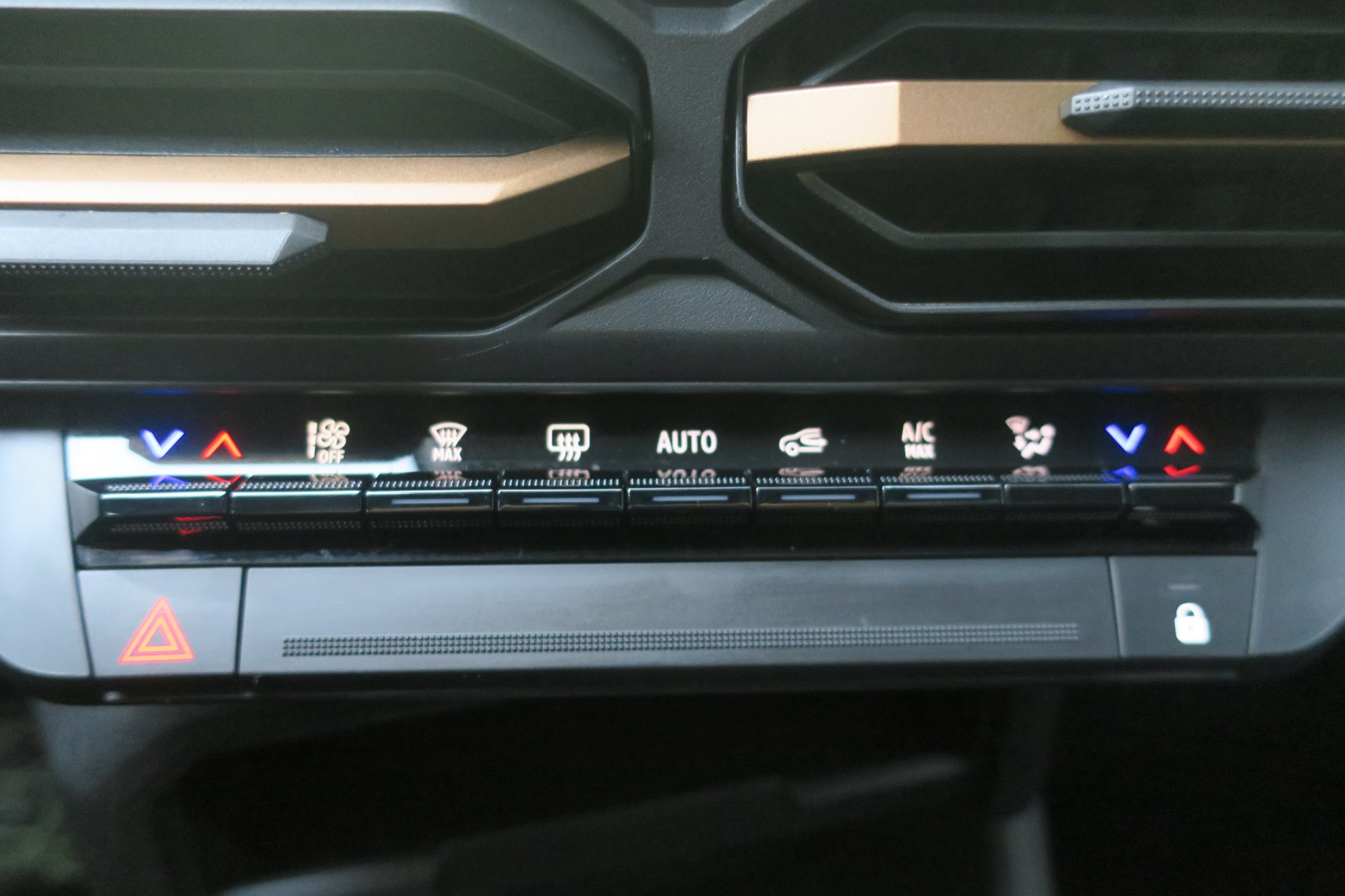 DACIA Bigster TCe 130 48V Extreme 4x4-image-14