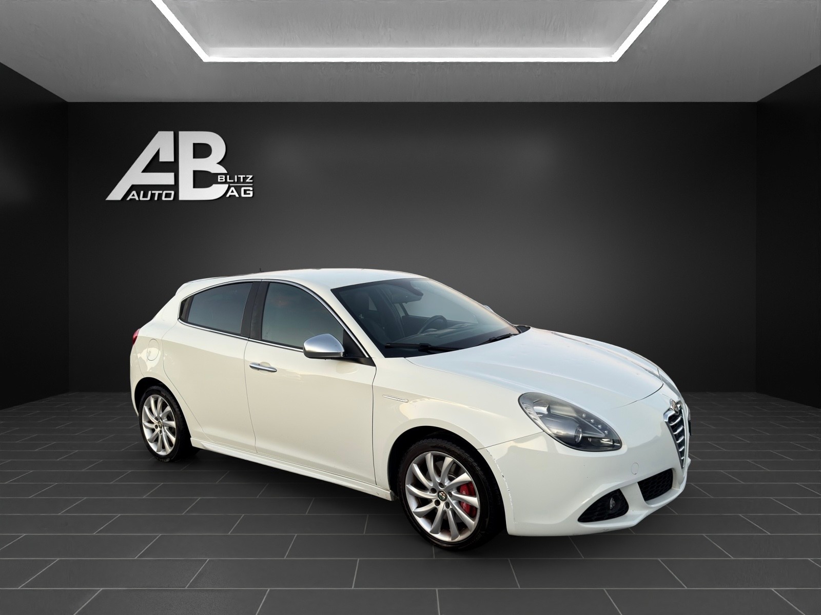 ALFA ROMEO Giulietta 1.4 MultiAir Distinctive mit 170 PS-image-5