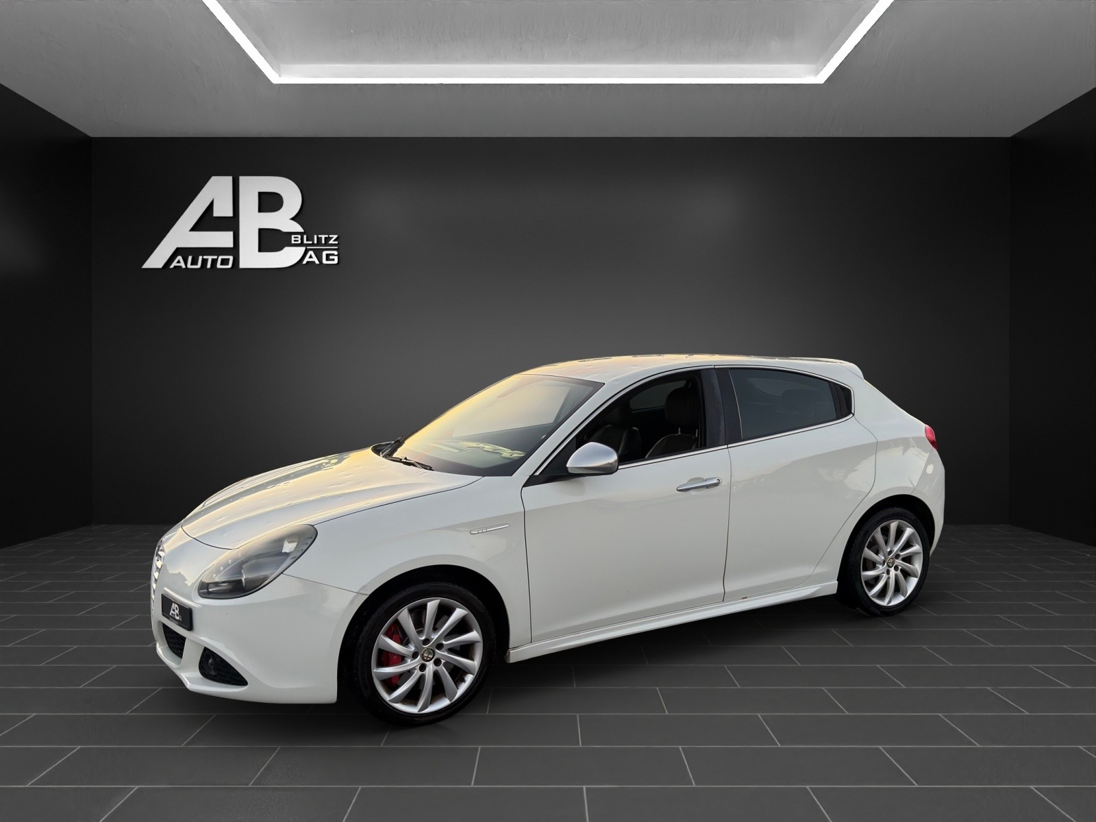 ALFA ROMEO Giulietta 1.4 MultiAir Distinctive mit 170 PS-image-1
