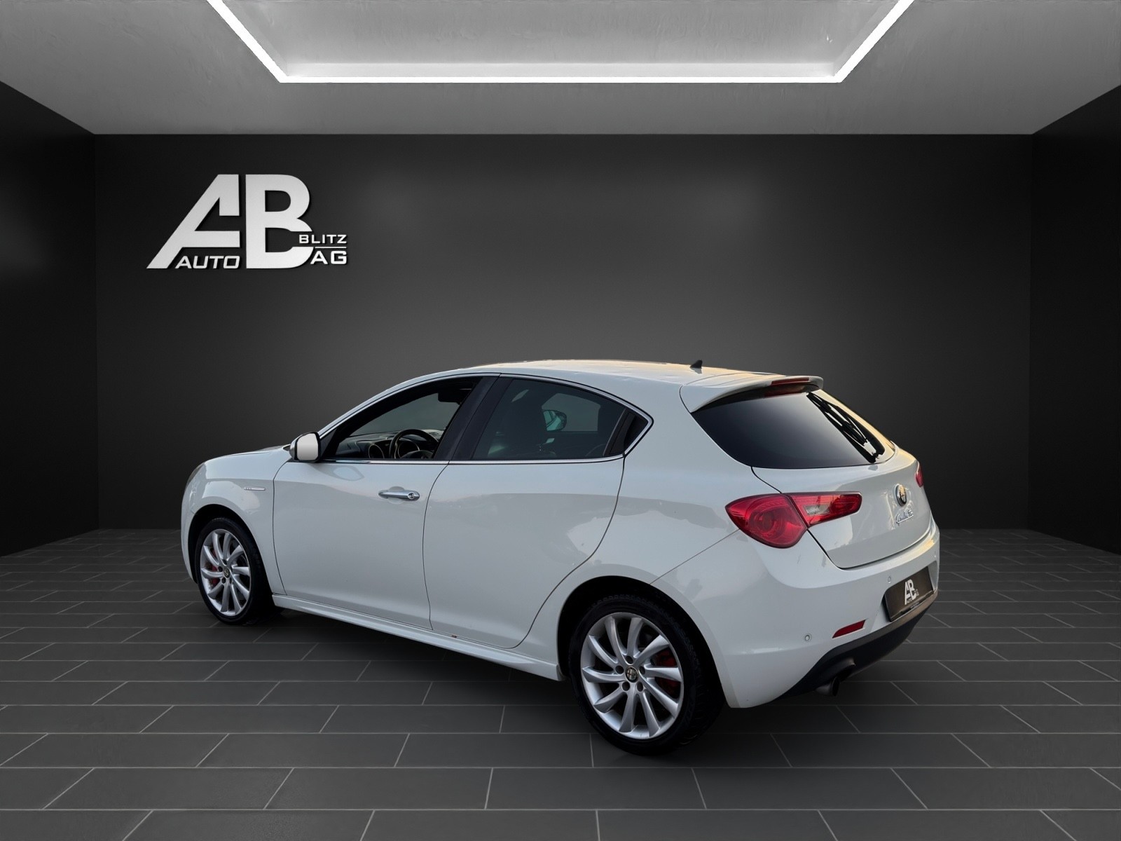 ALFA ROMEO Giulietta 1.4 MultiAir Distinctive mit 170 PS-image-2