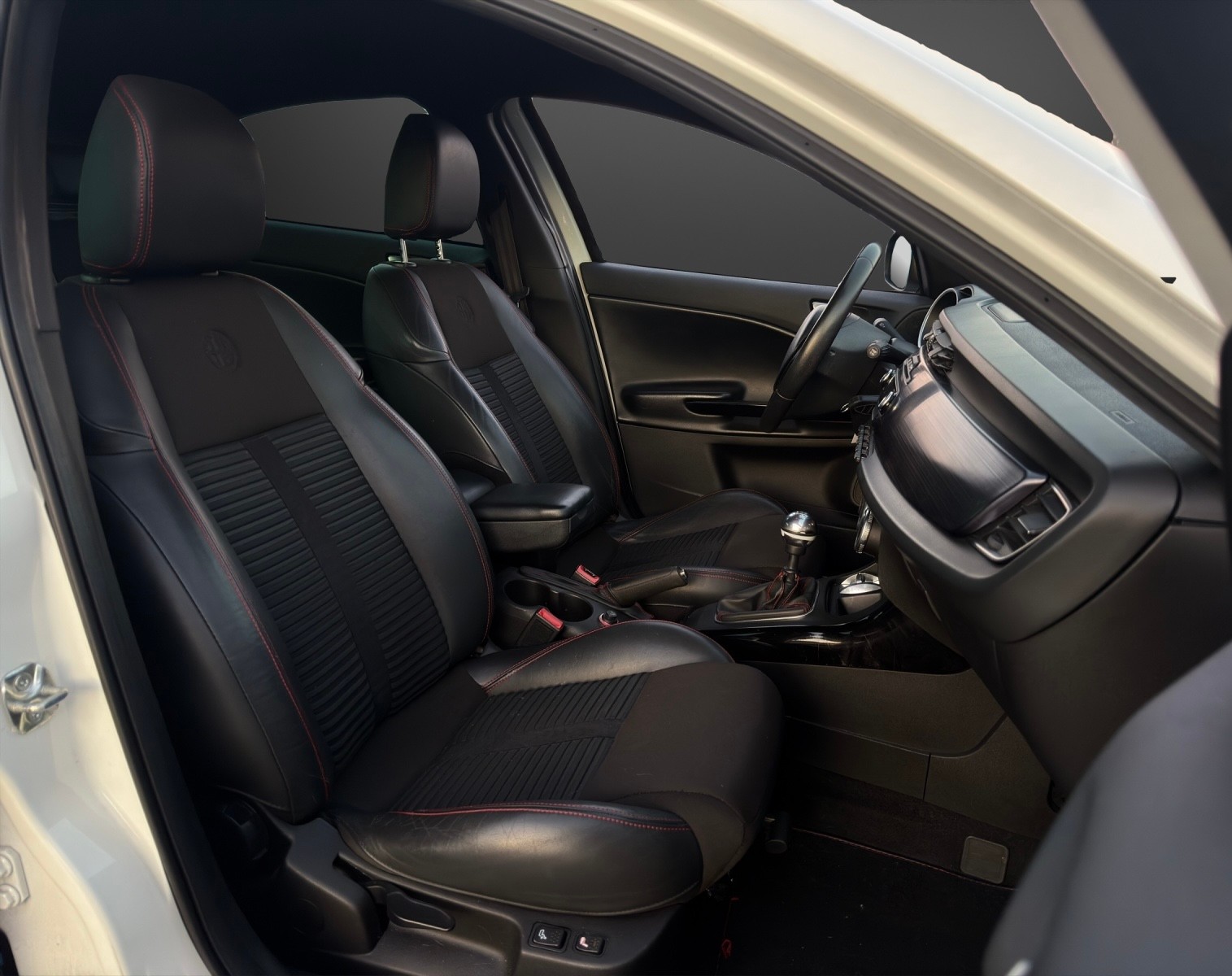 ALFA ROMEO Giulietta 1.4 MultiAir Distinctive mit 170 PS-image-8