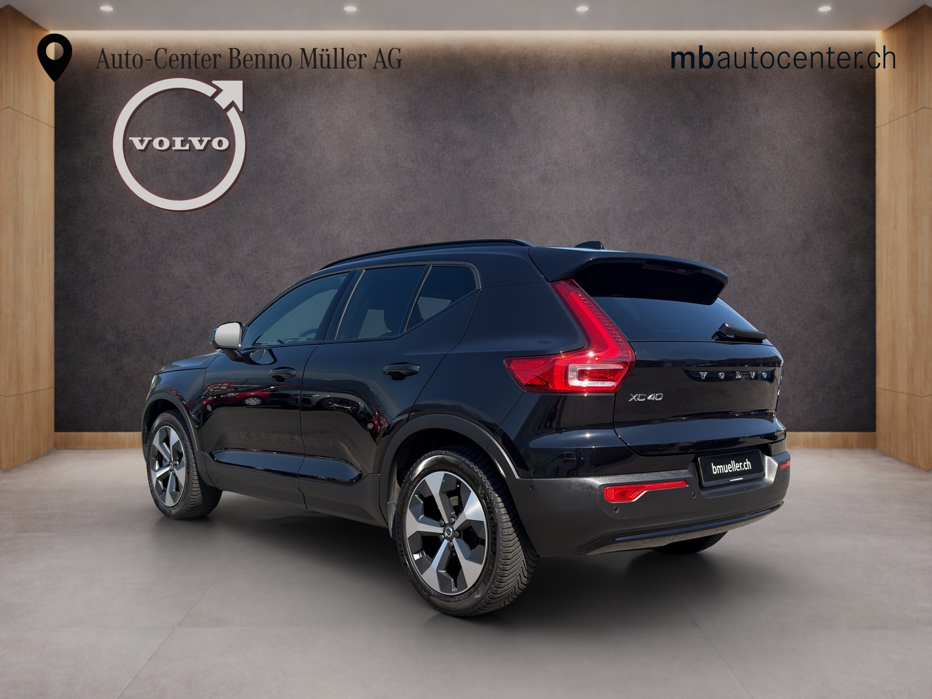 VOLVO XC40 2.0 B4 MH Plus Dark-image-2