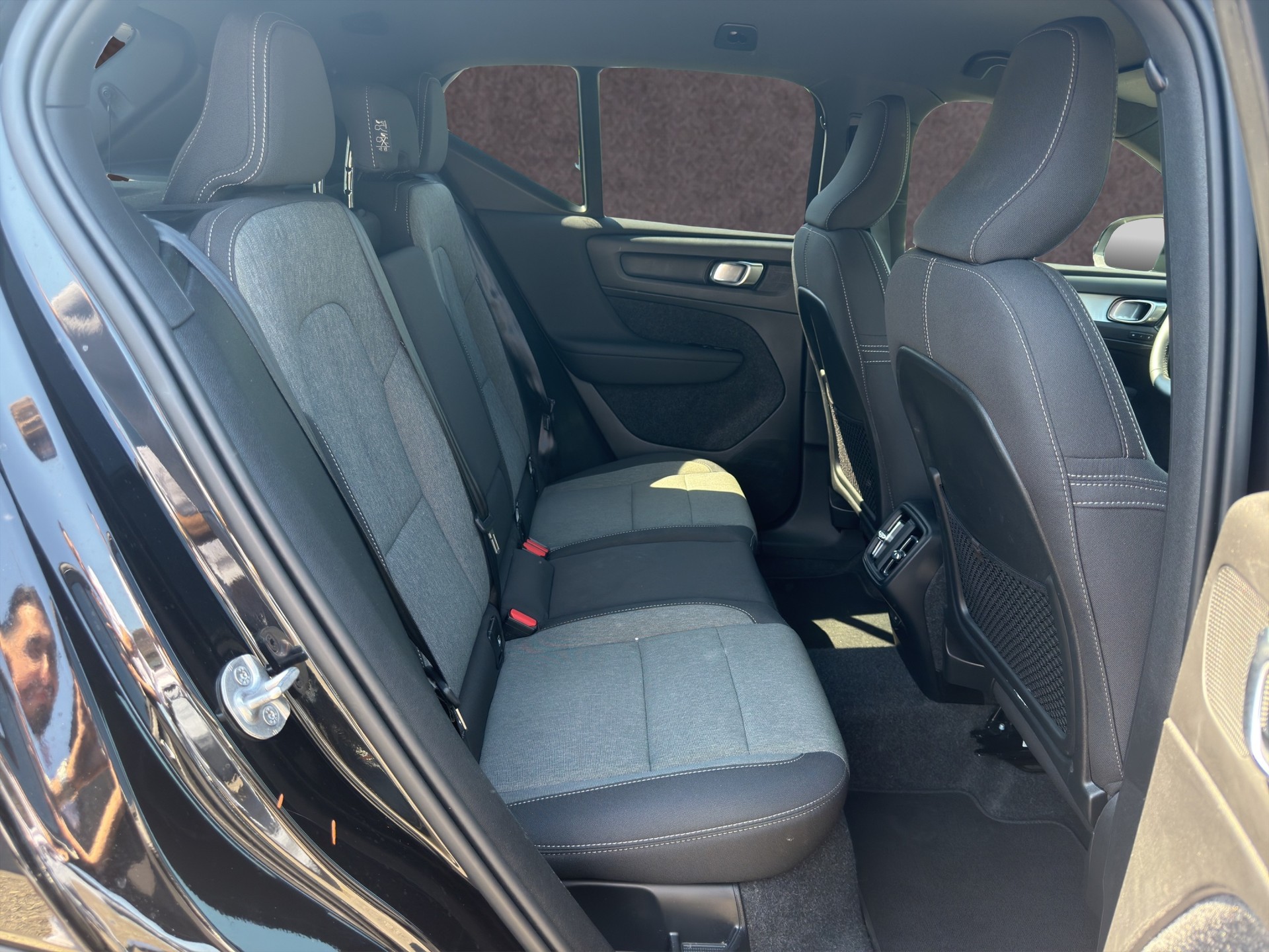 VOLVO XC40 2.0 B4 MH Plus Dark-image-15