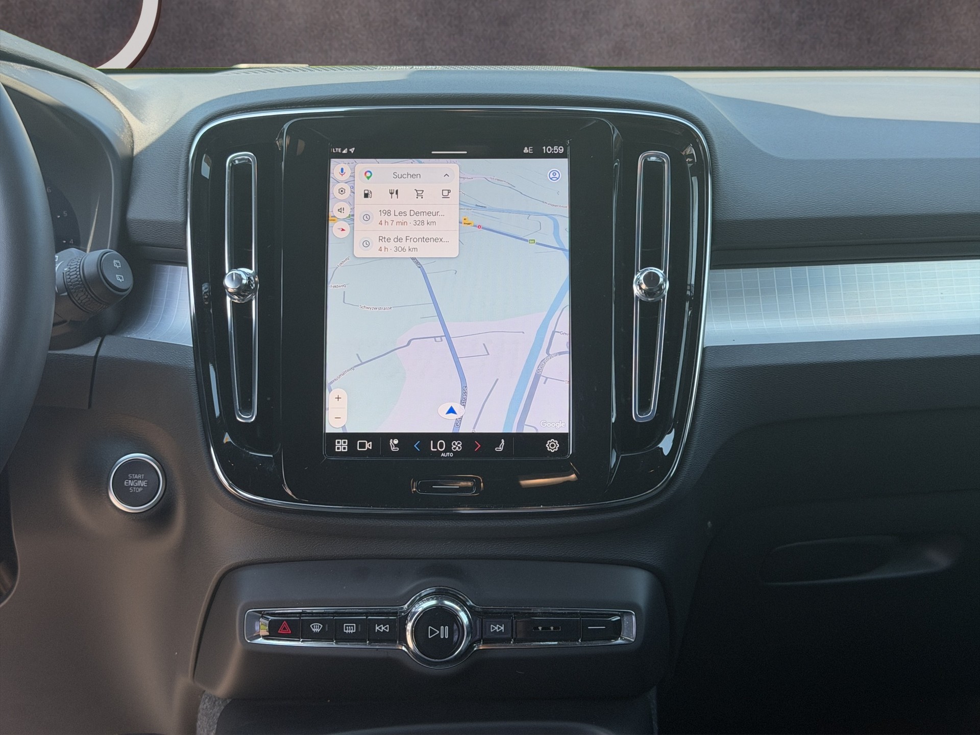 VOLVO XC40 2.0 B4 MH Plus Dark-image-13